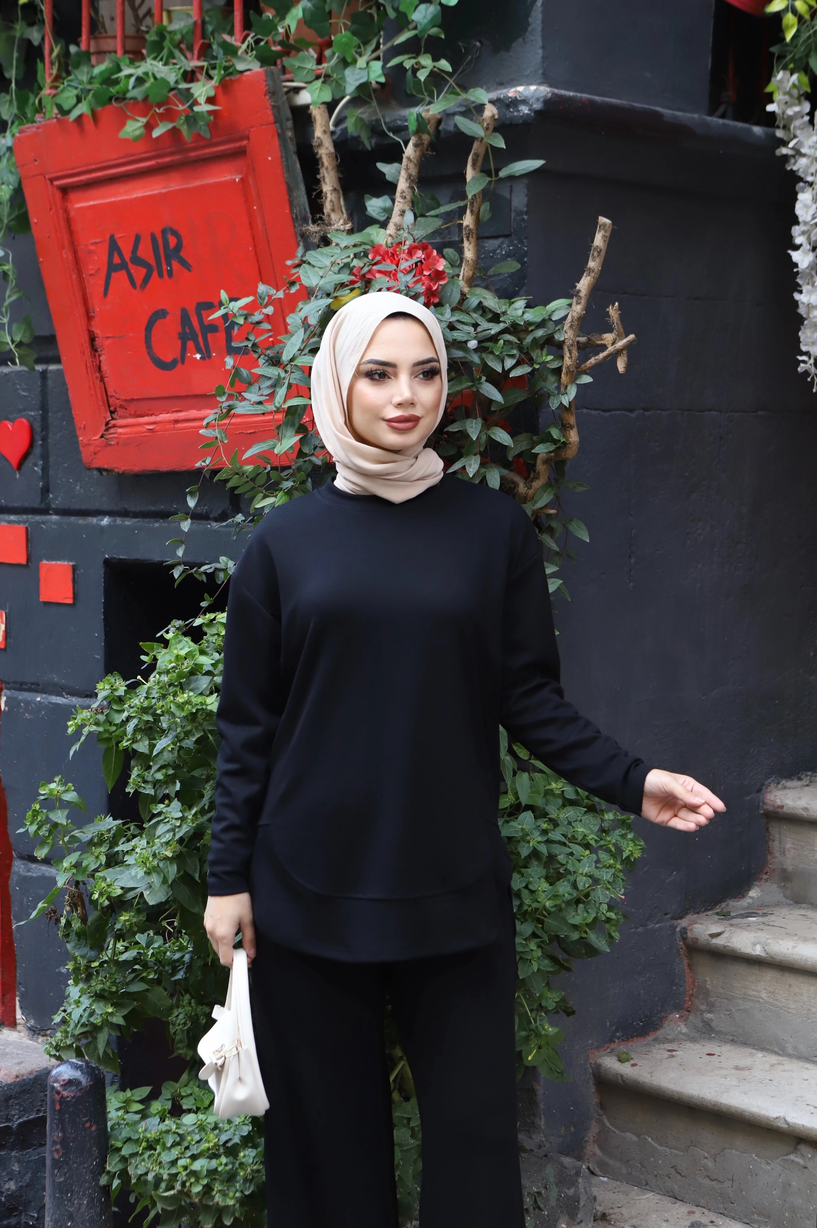 Oval Kesim Modal Pantolonlu Takım