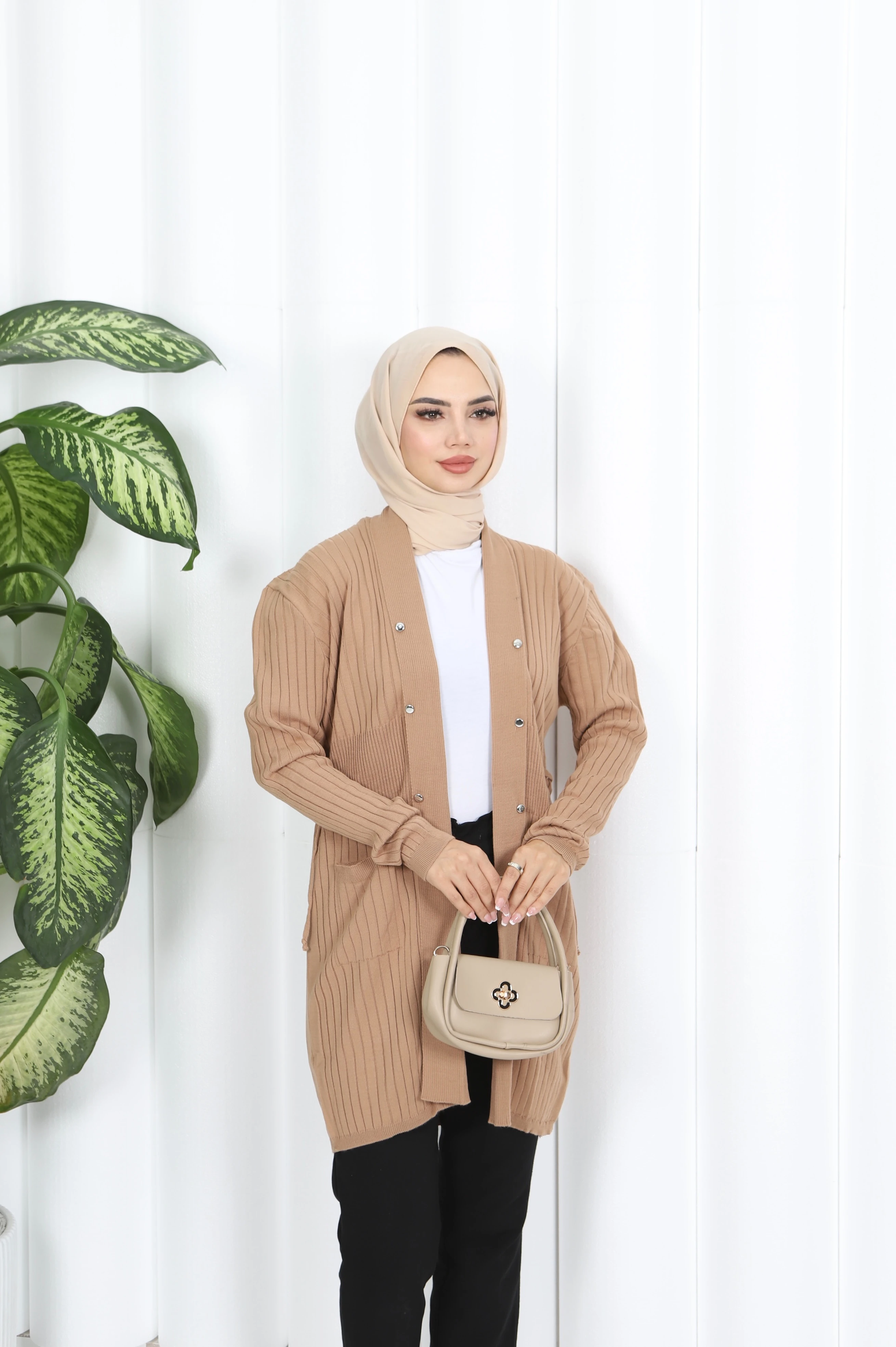 KUŞGÖZÜ DETAYLI BAĞCIKLI HIRKA