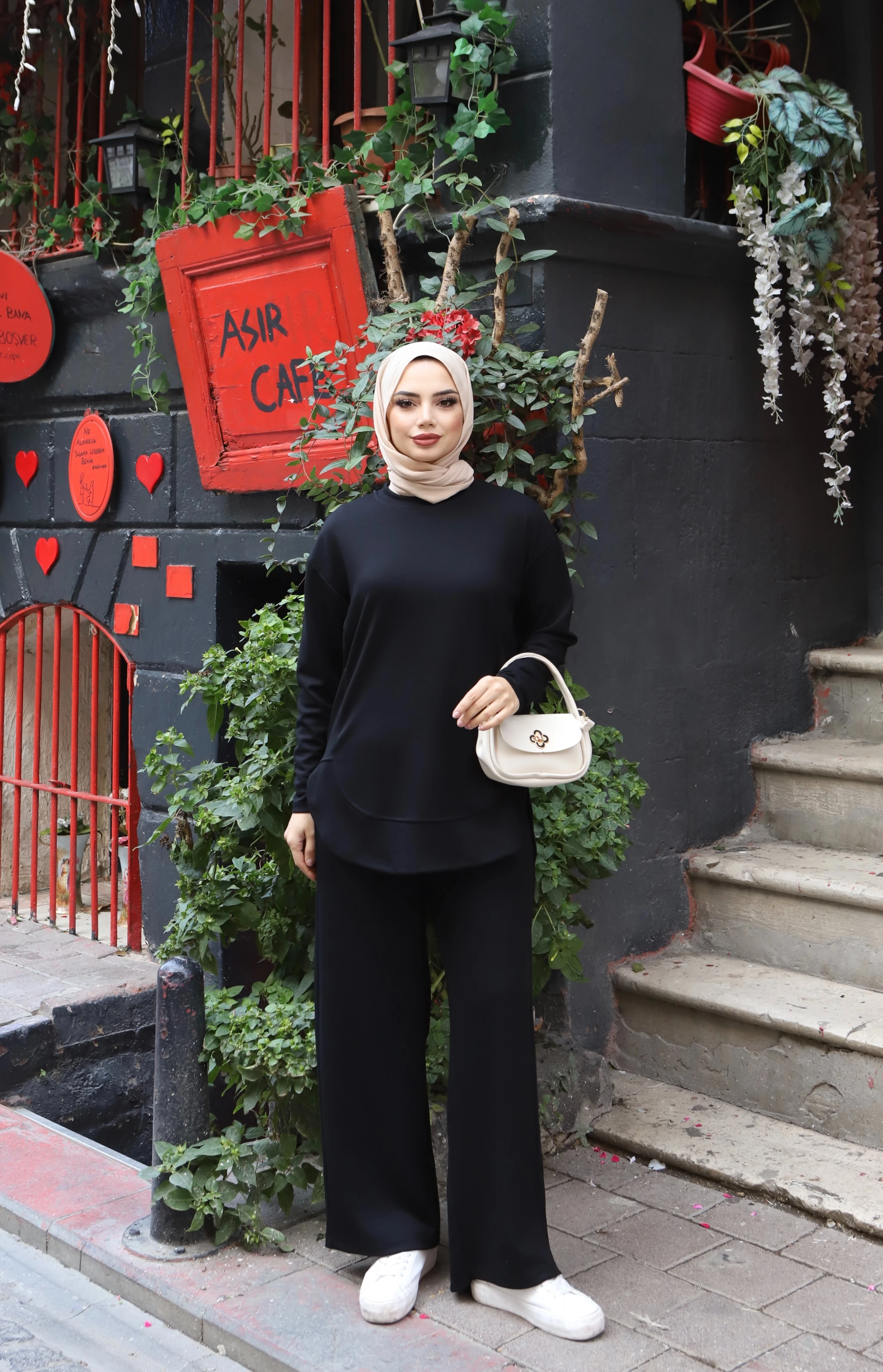 Oval Kesim Modal Pantolonlu Takım