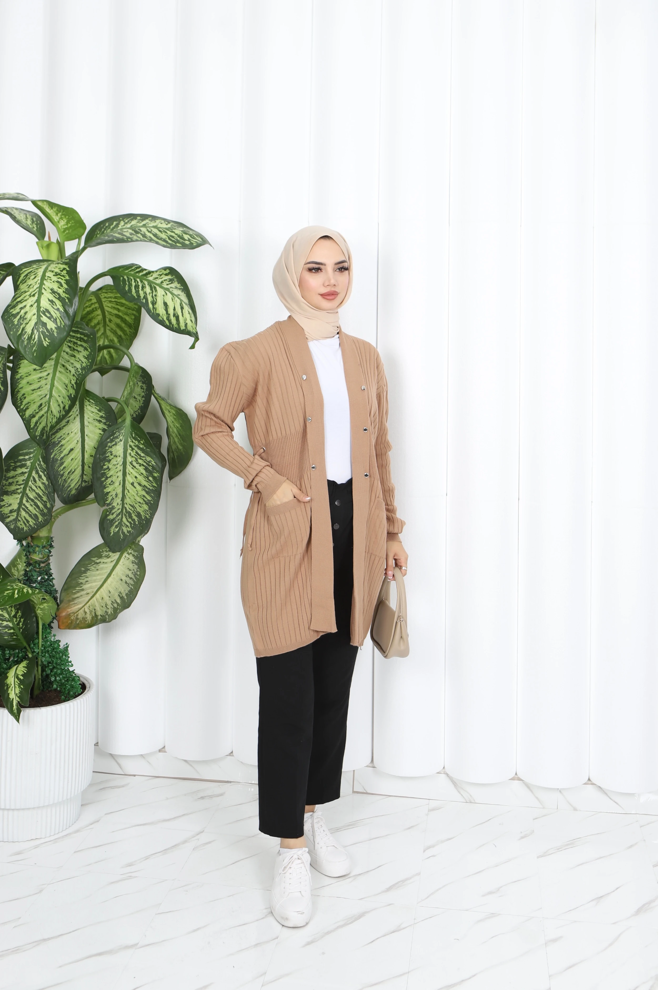 KUŞGÖZÜ DETAYLI BAĞCIKLI HIRKA