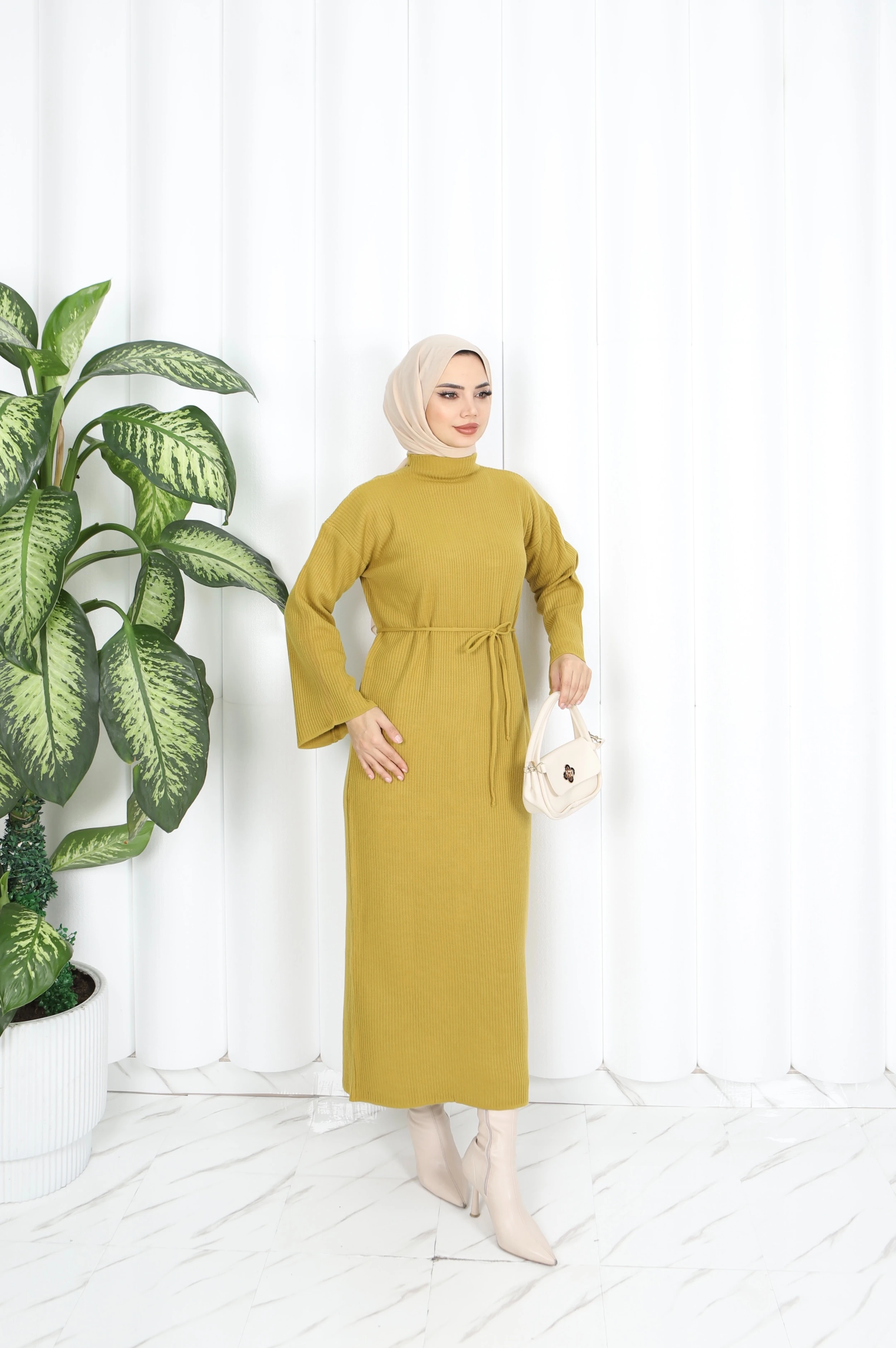 İspanyol Kol Bağcıklı Triko Elbise