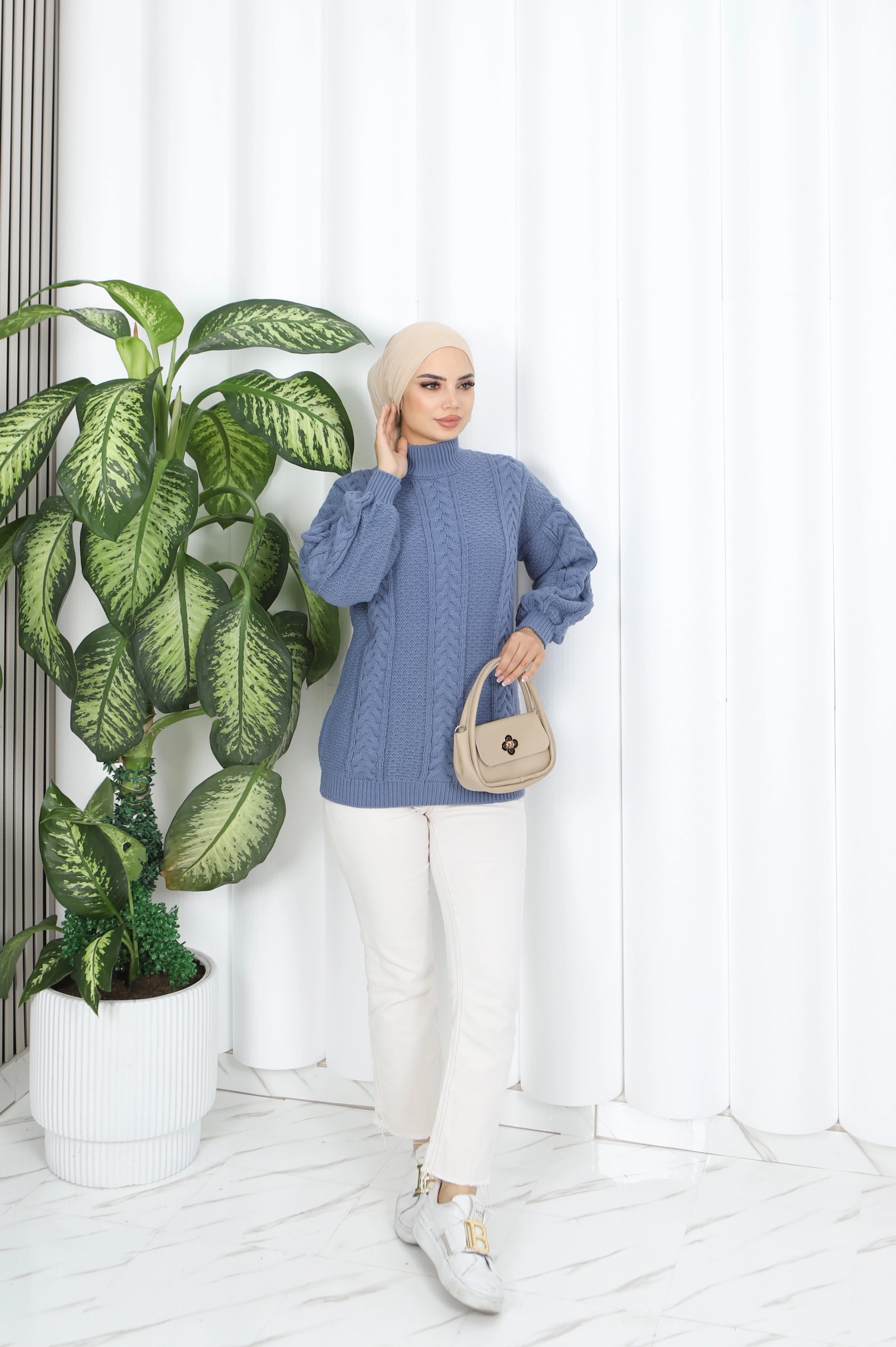 SAÇ ÖRGÜLÜ NOPENLİ KAZAK