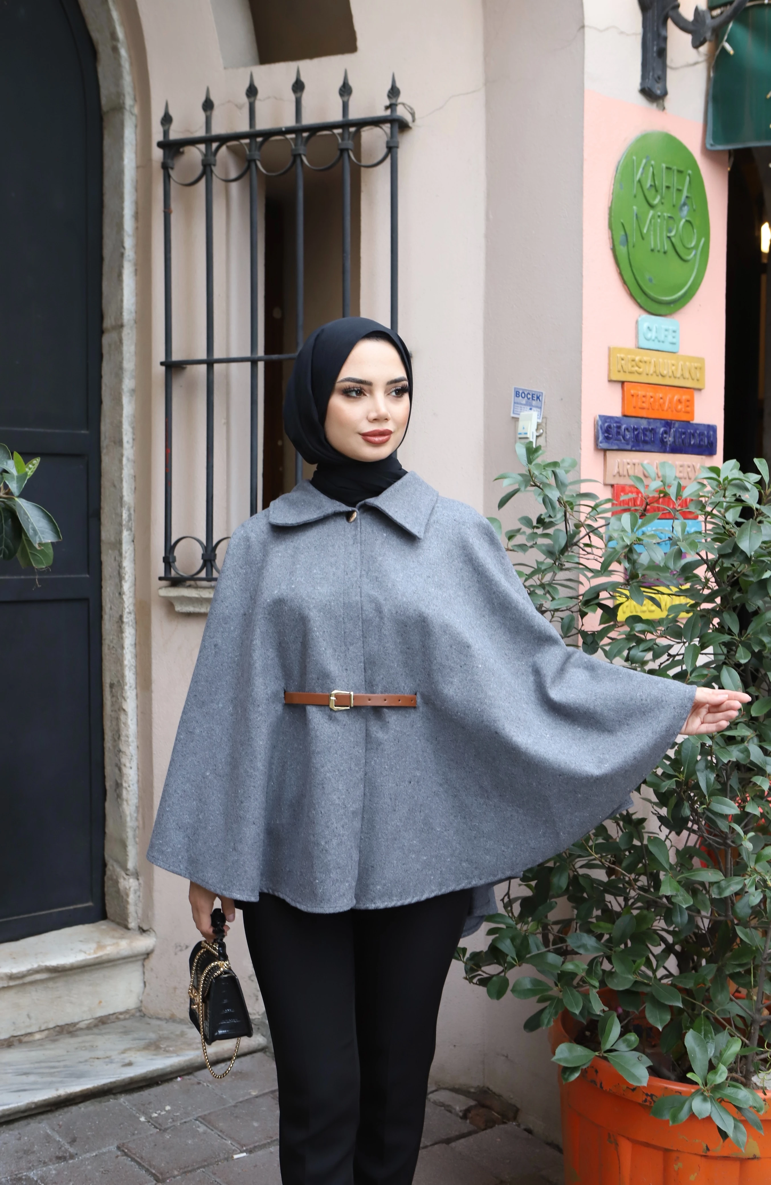 Kemerli Kaşe Pelerin