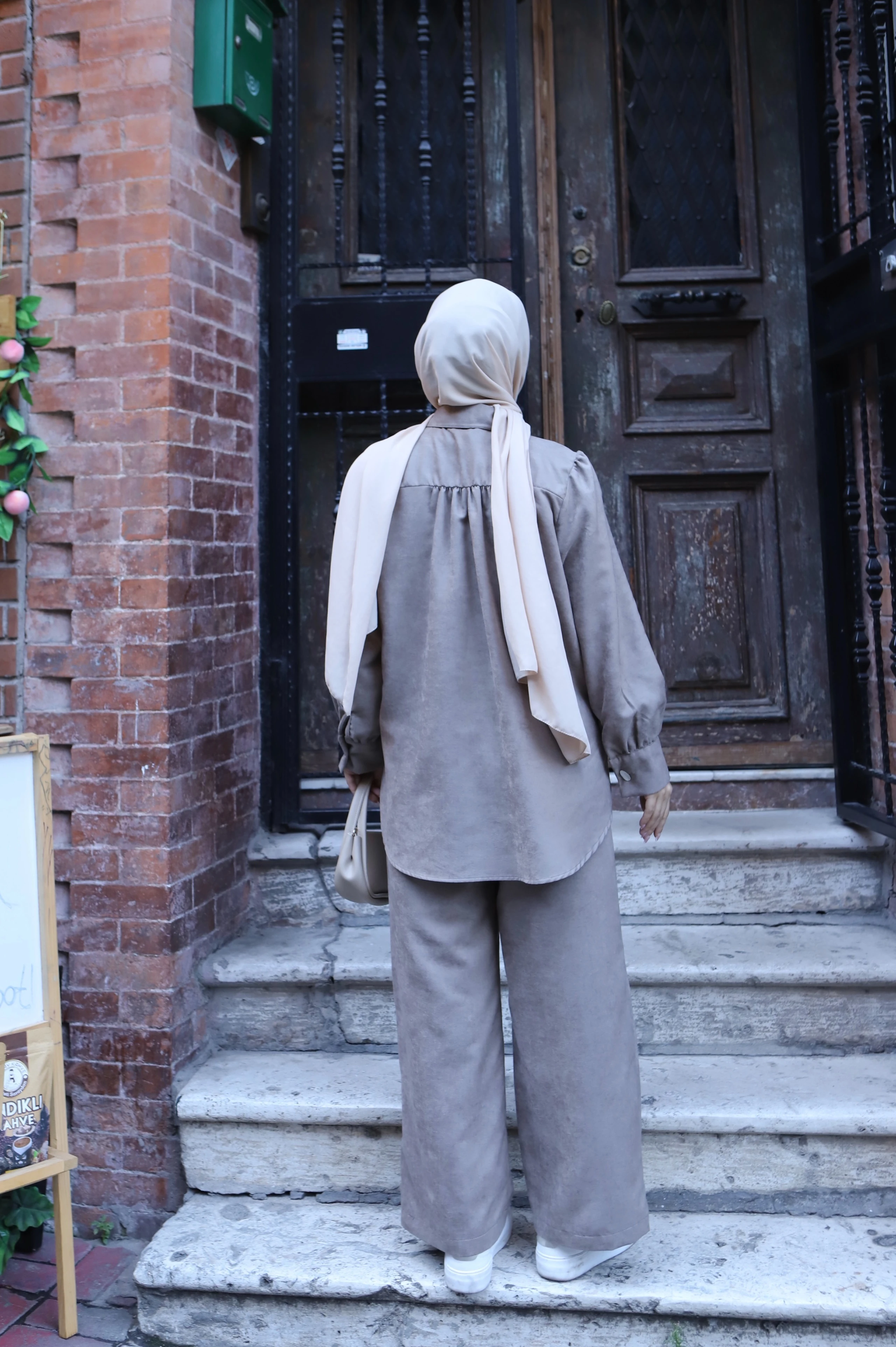 Sedef Düğmeli Süet Takım