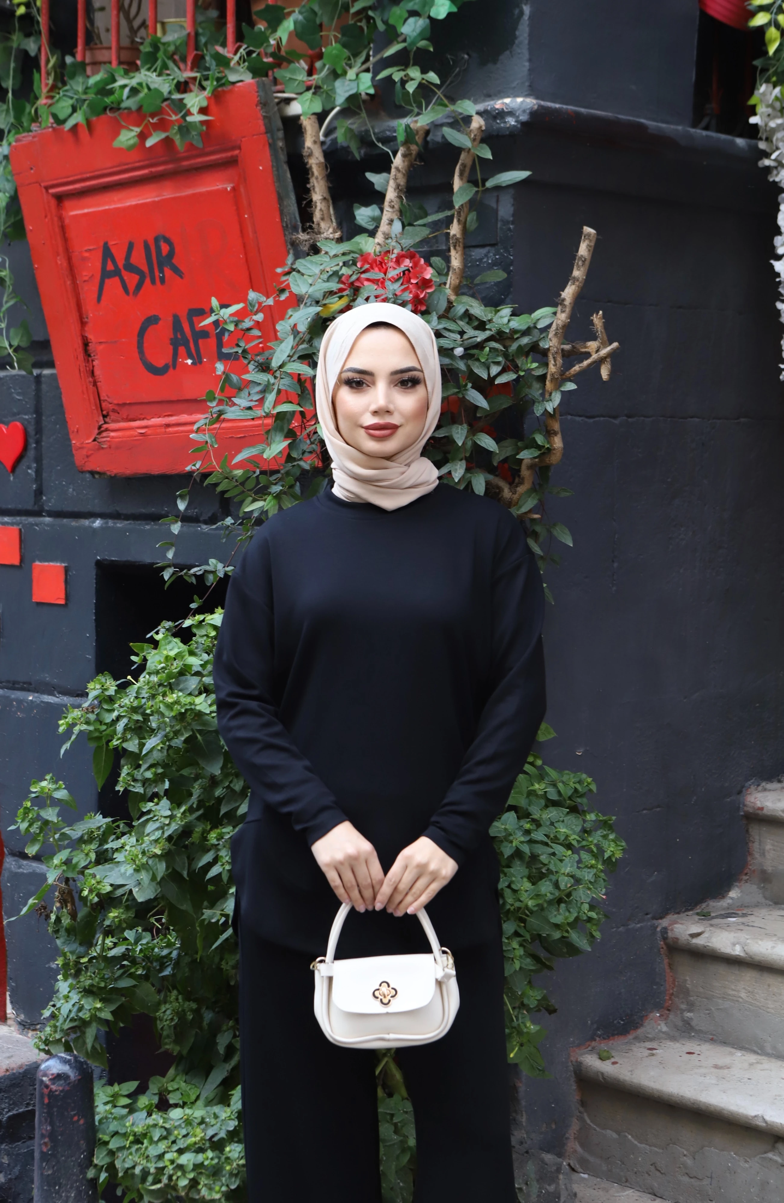 Oval Kesim Modal Pantolonlu Takım