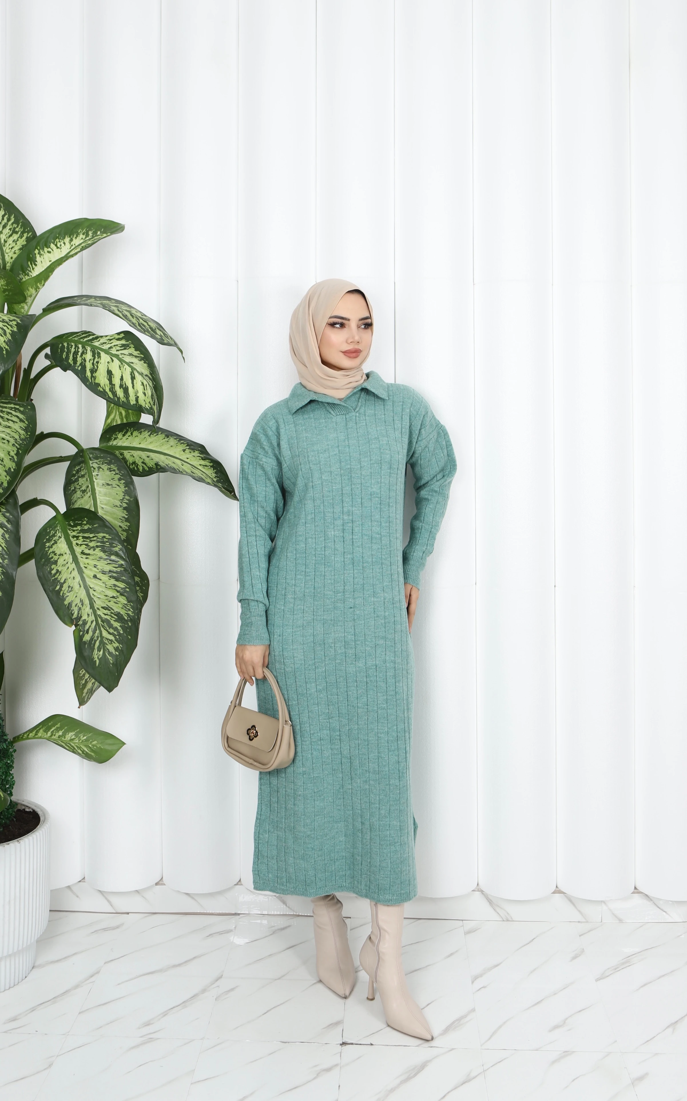 Polo Yaka Triko Elbise