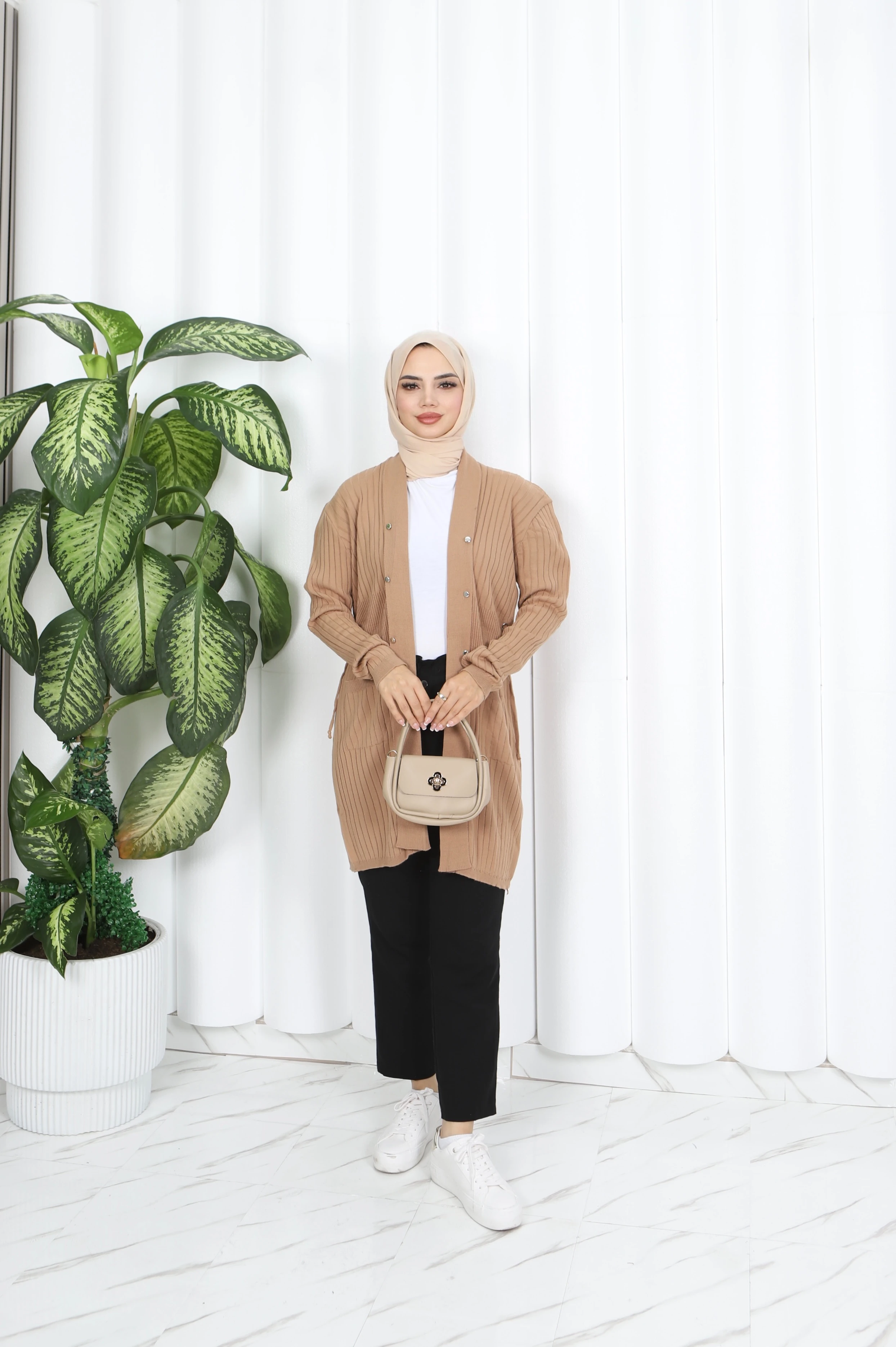 KUŞGÖZÜ DETAYLI BAĞCIKLI HIRKA