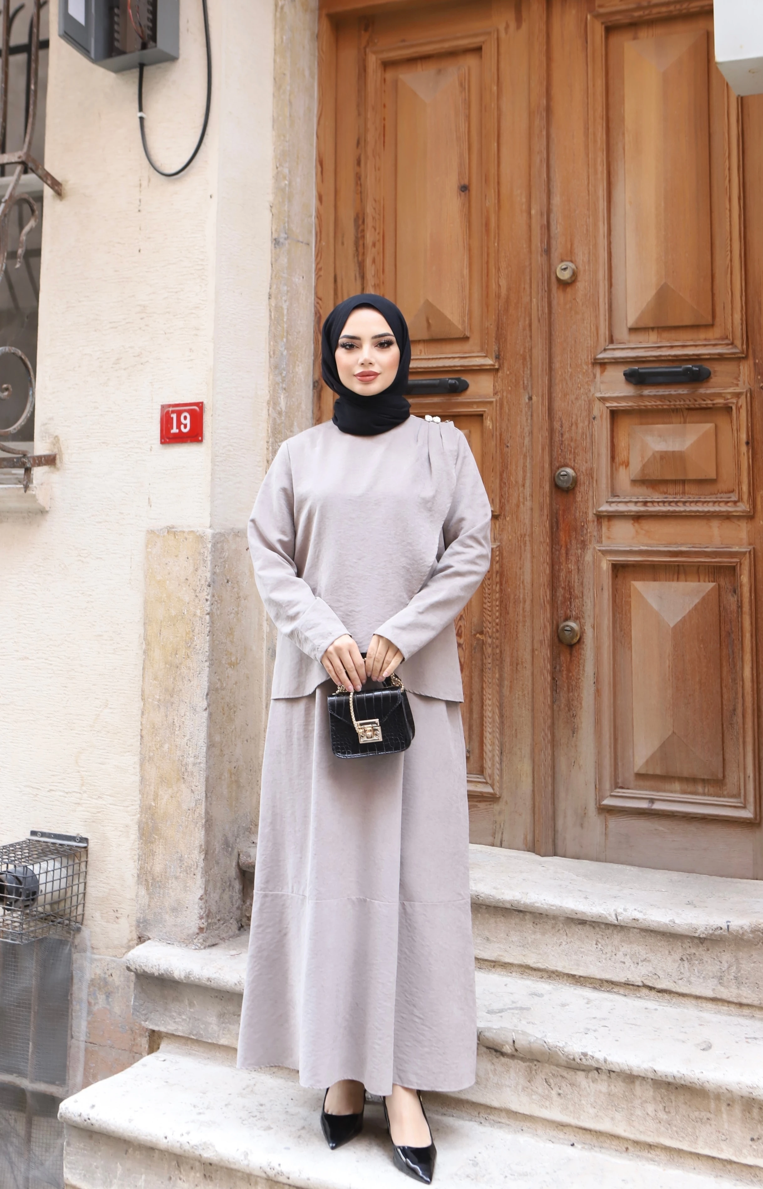 Omuzdan Pileli İpek Süet Elbise