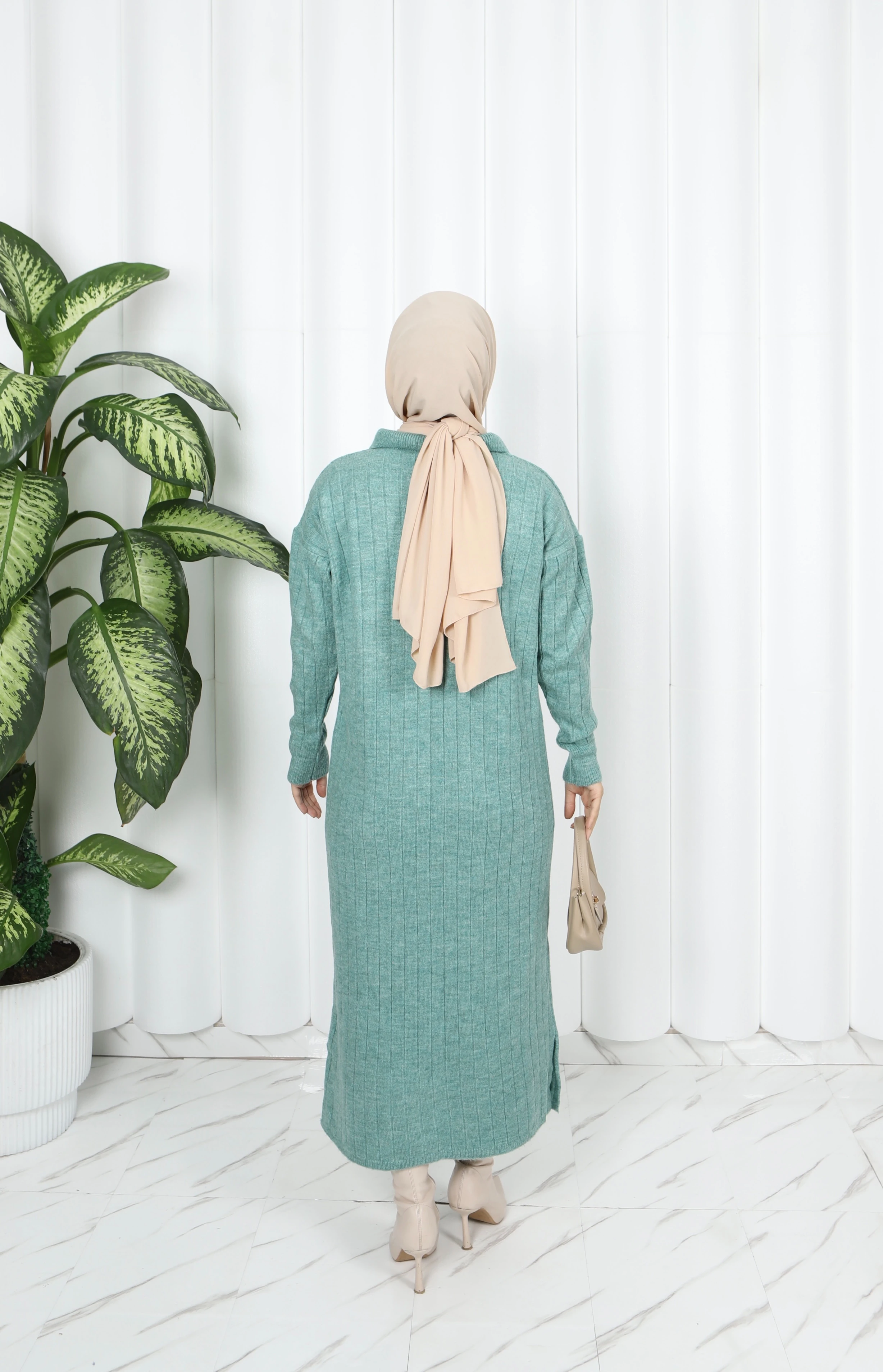 Polo Yaka Triko Elbise