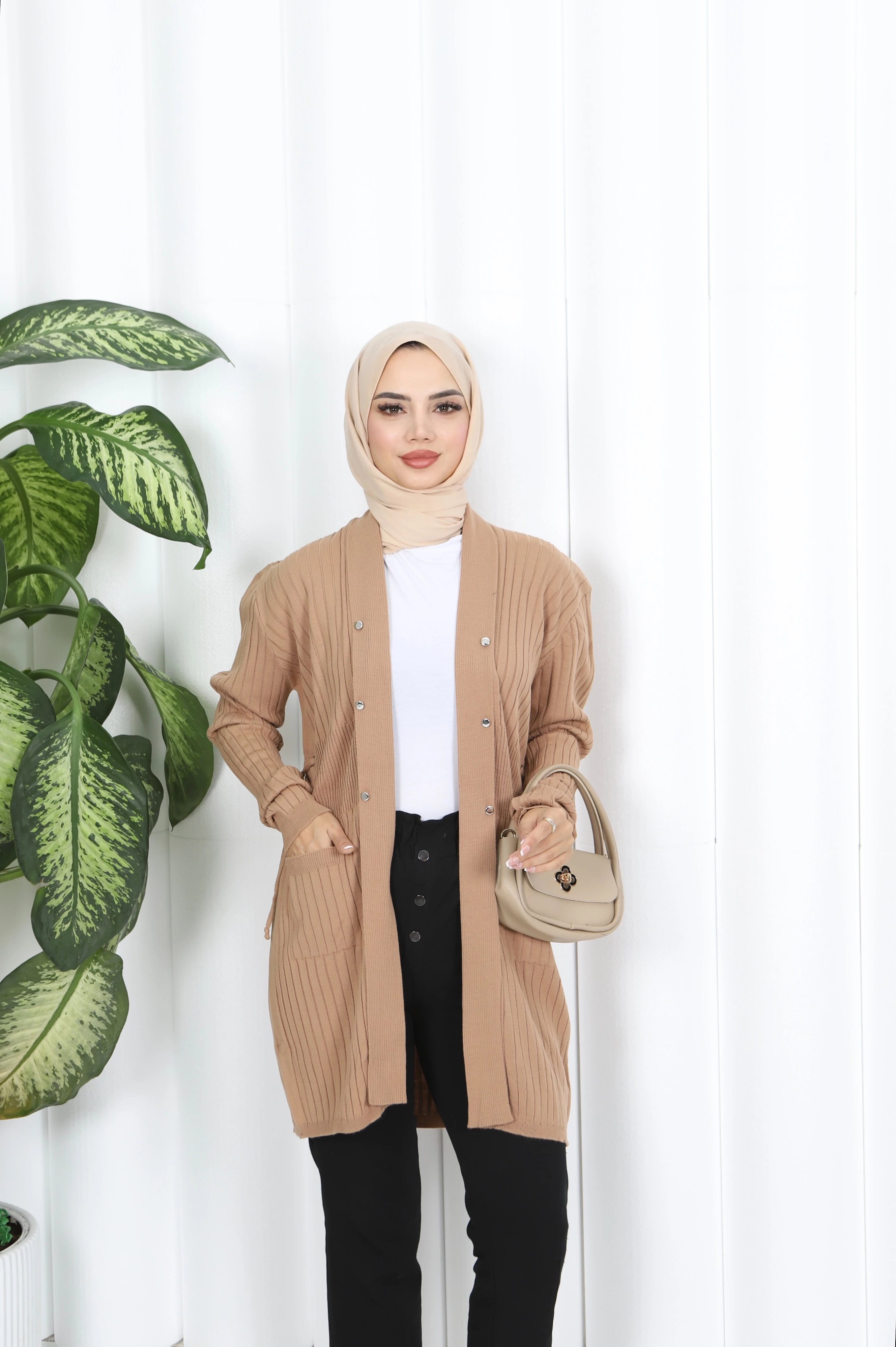 KUŞGÖZÜ DETAYLI BAĞCIKLI HIRKA