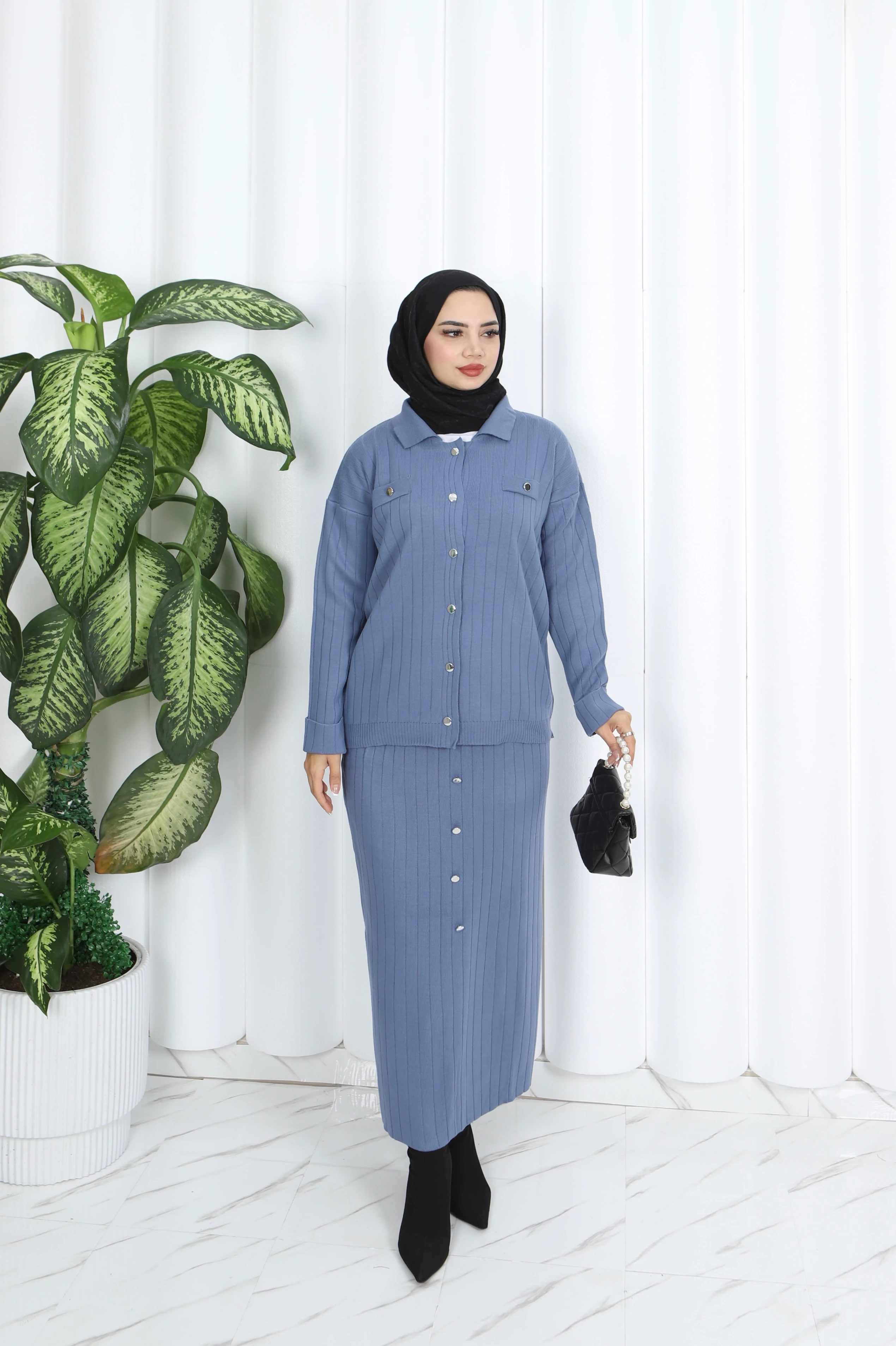 Düğme Detaylı Triko Etekli Takım