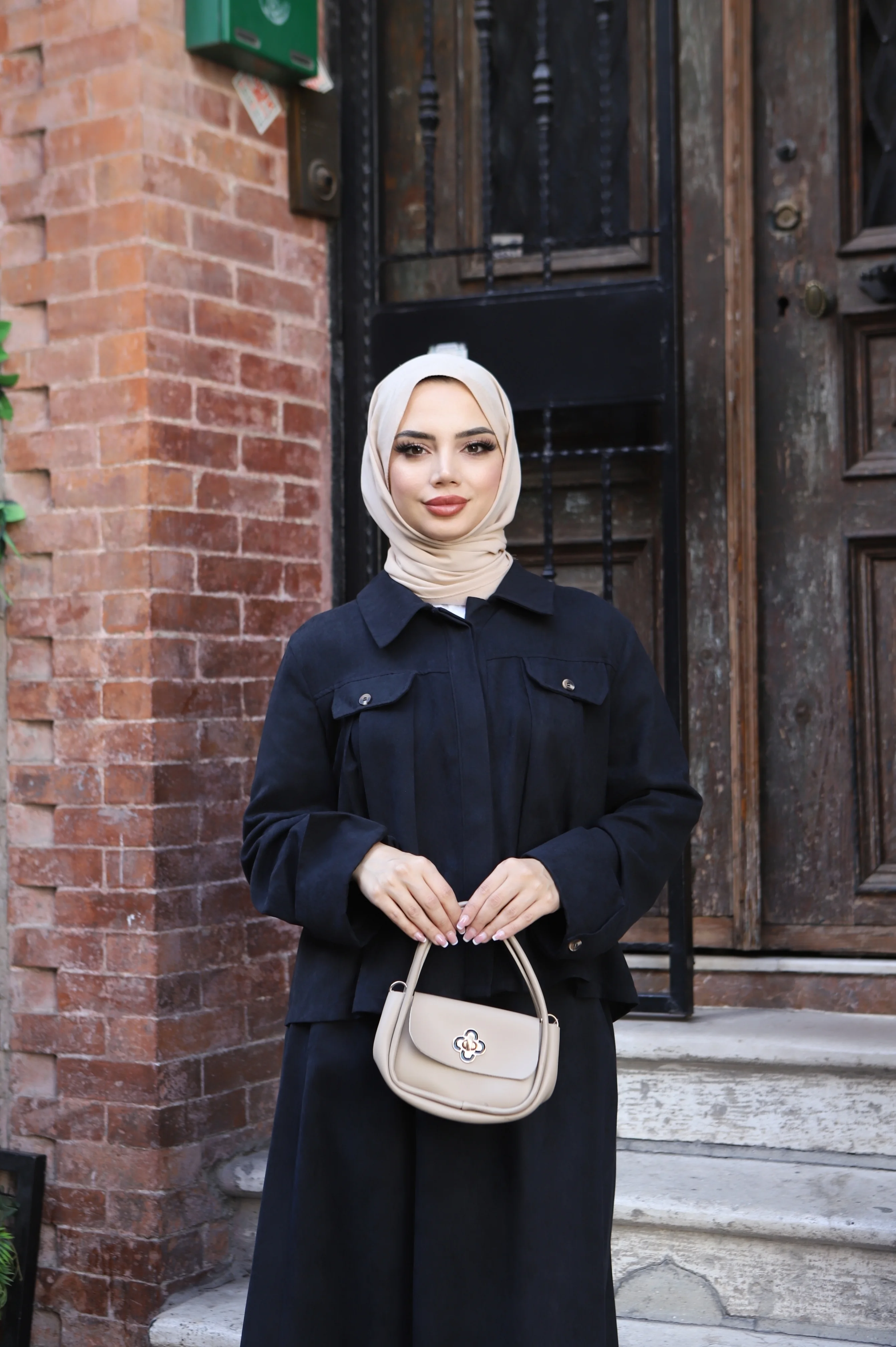 Cepli Detaylı Süet Etekli Takım