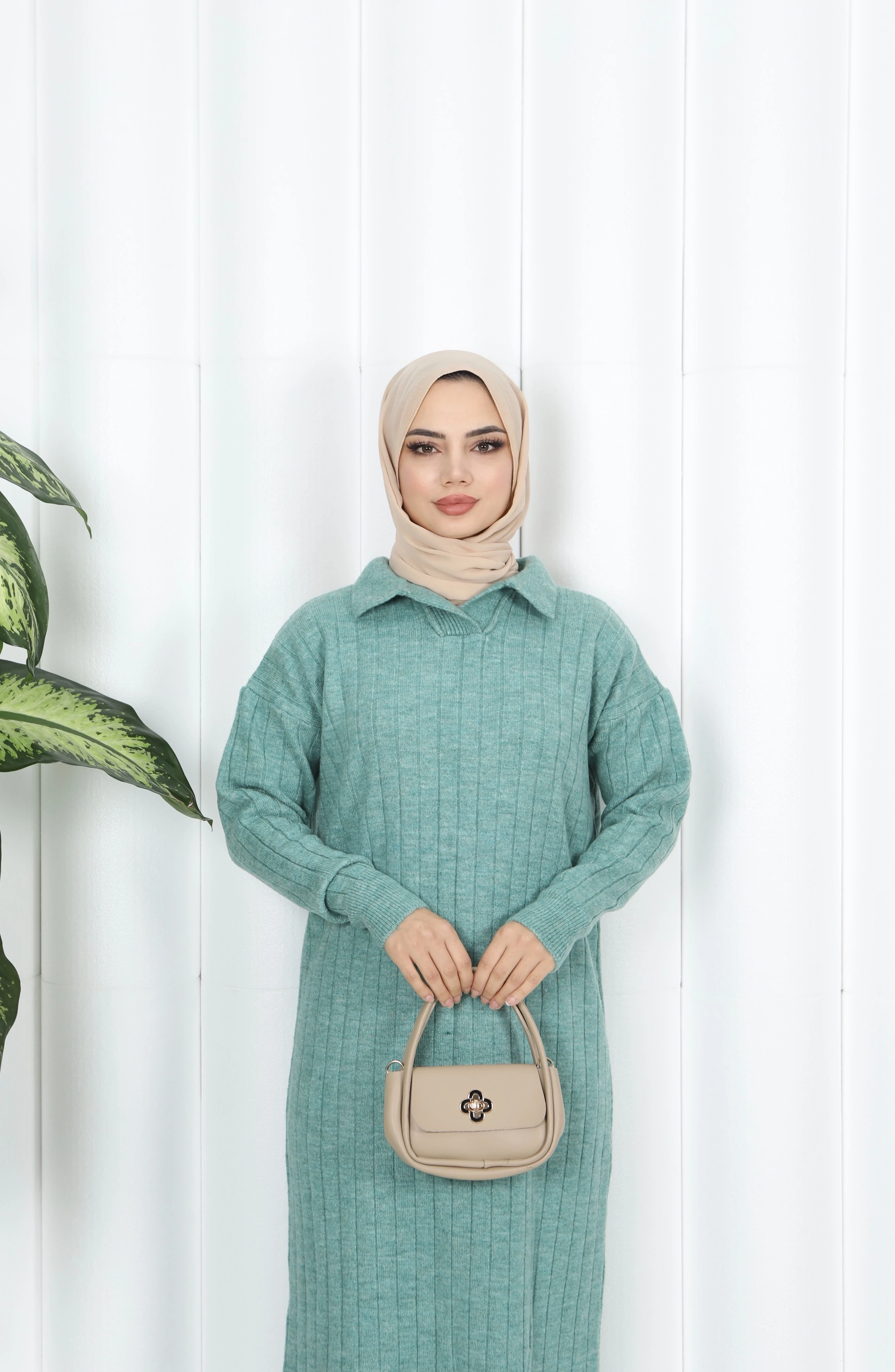 Polo Yaka Triko Elbise