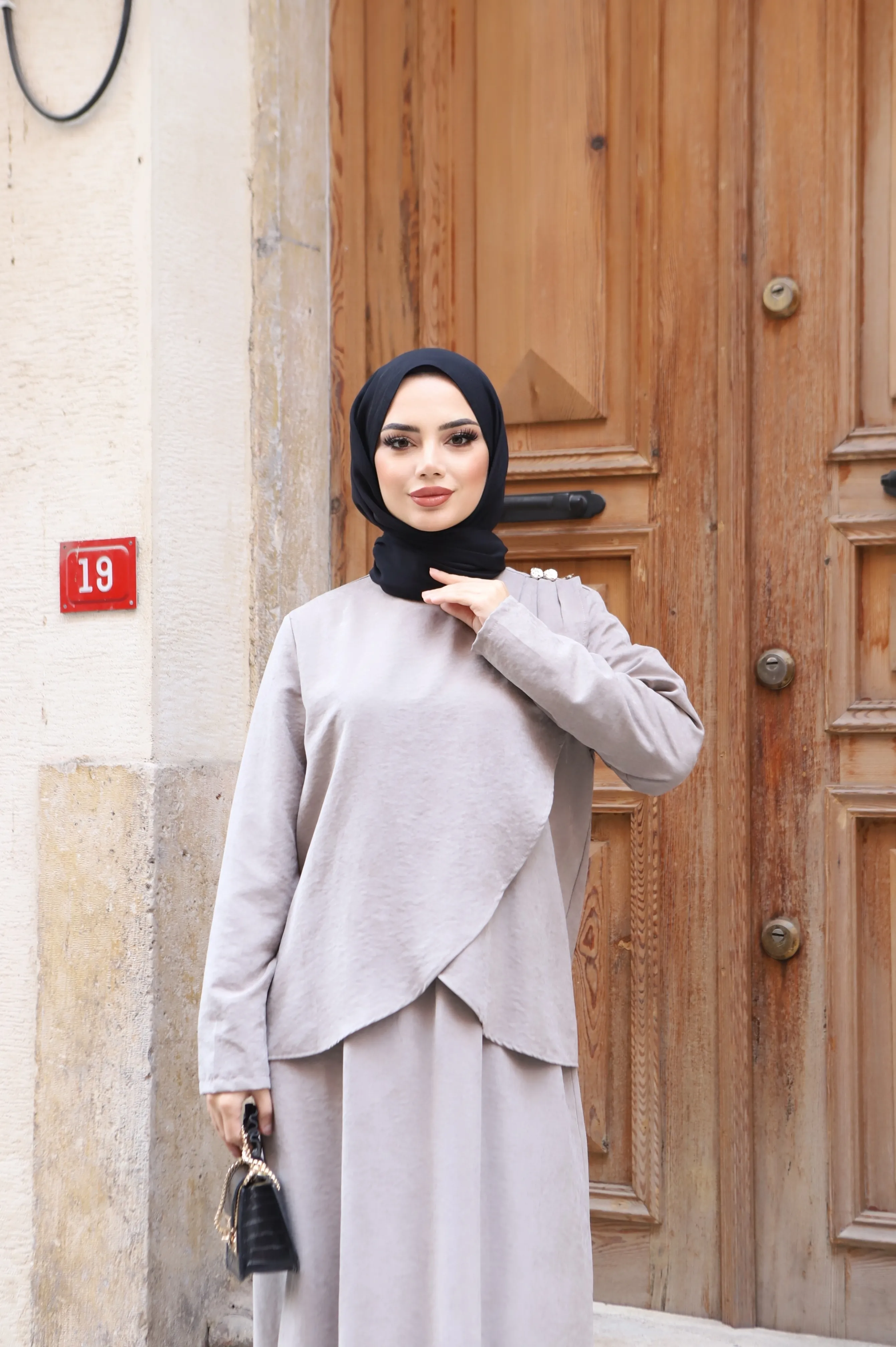 Omuzdan Pileli İpek Süet Elbise