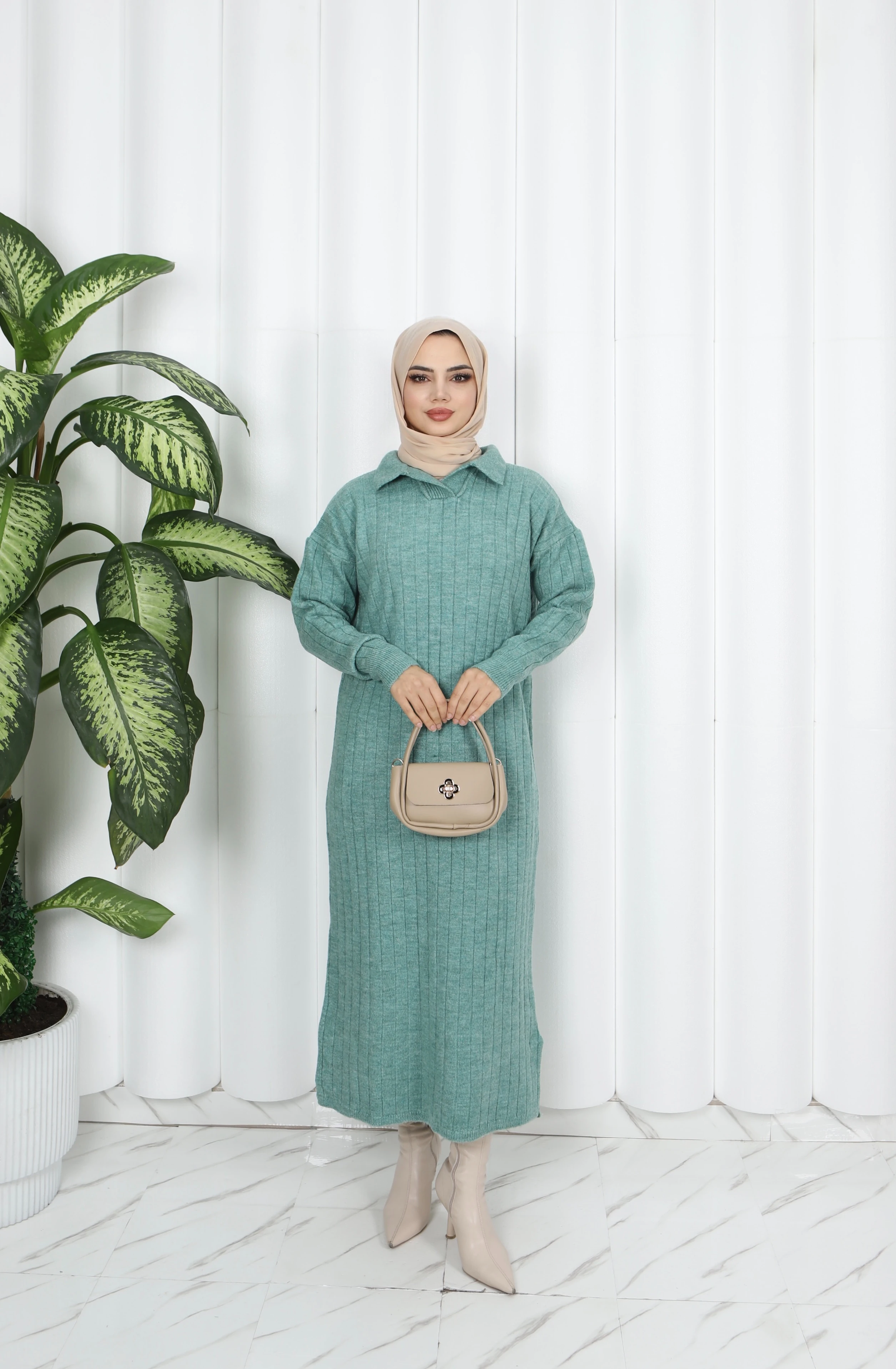 Polo Yaka Triko Elbise