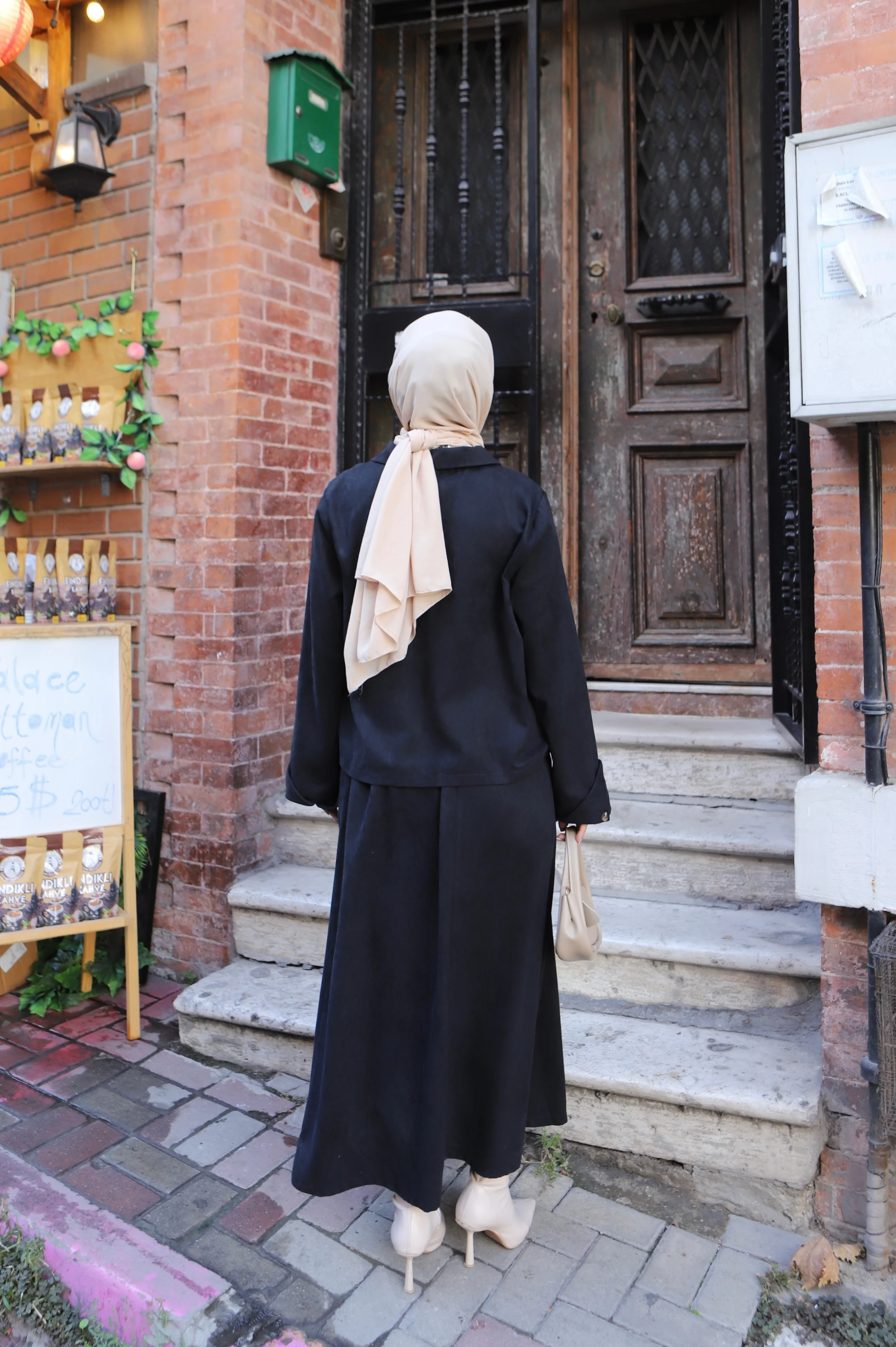 Cepli Detaylı Süet Etekli Takım