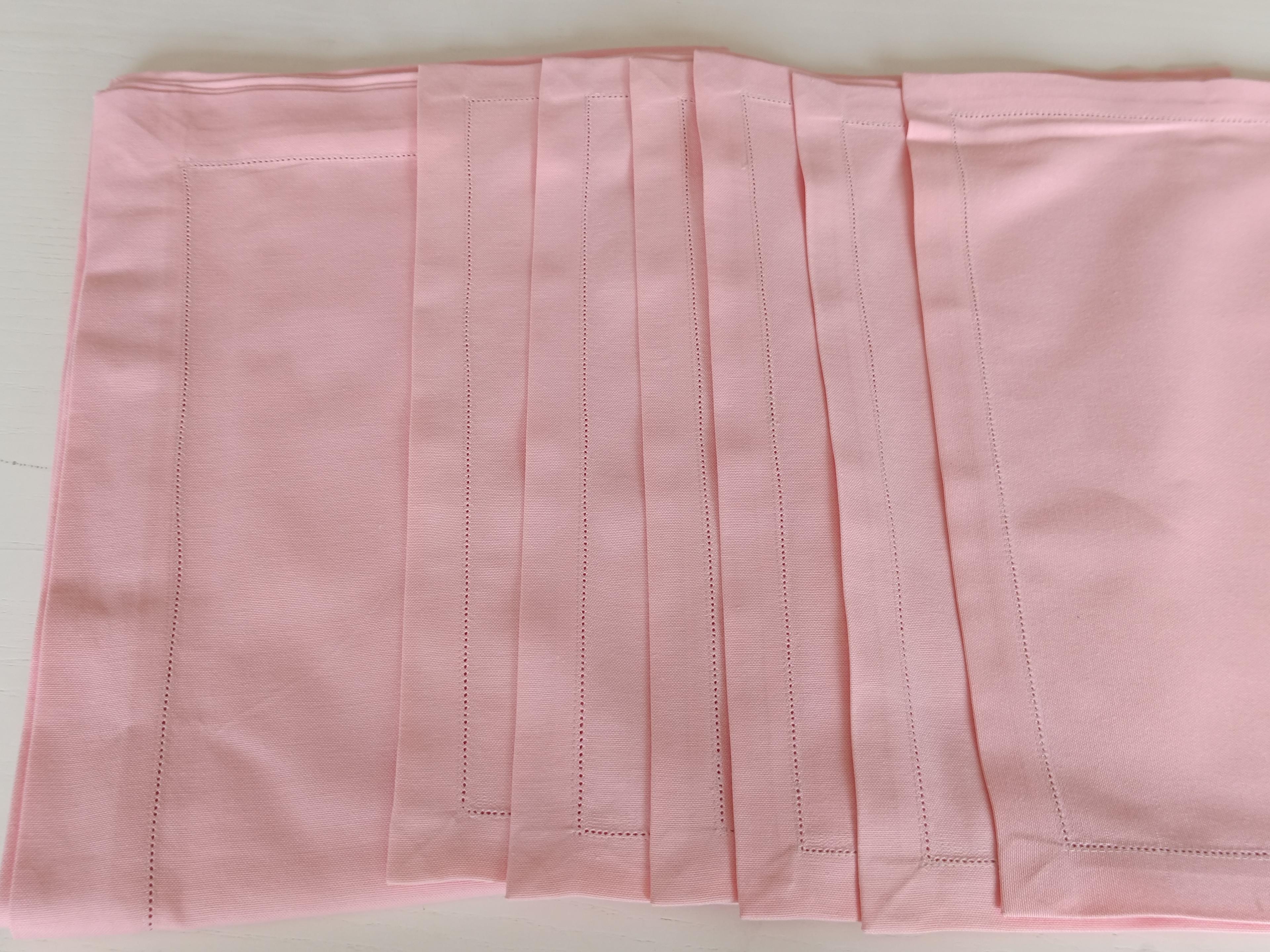 Pembe Masa Örtüsü ve Peçeteleri