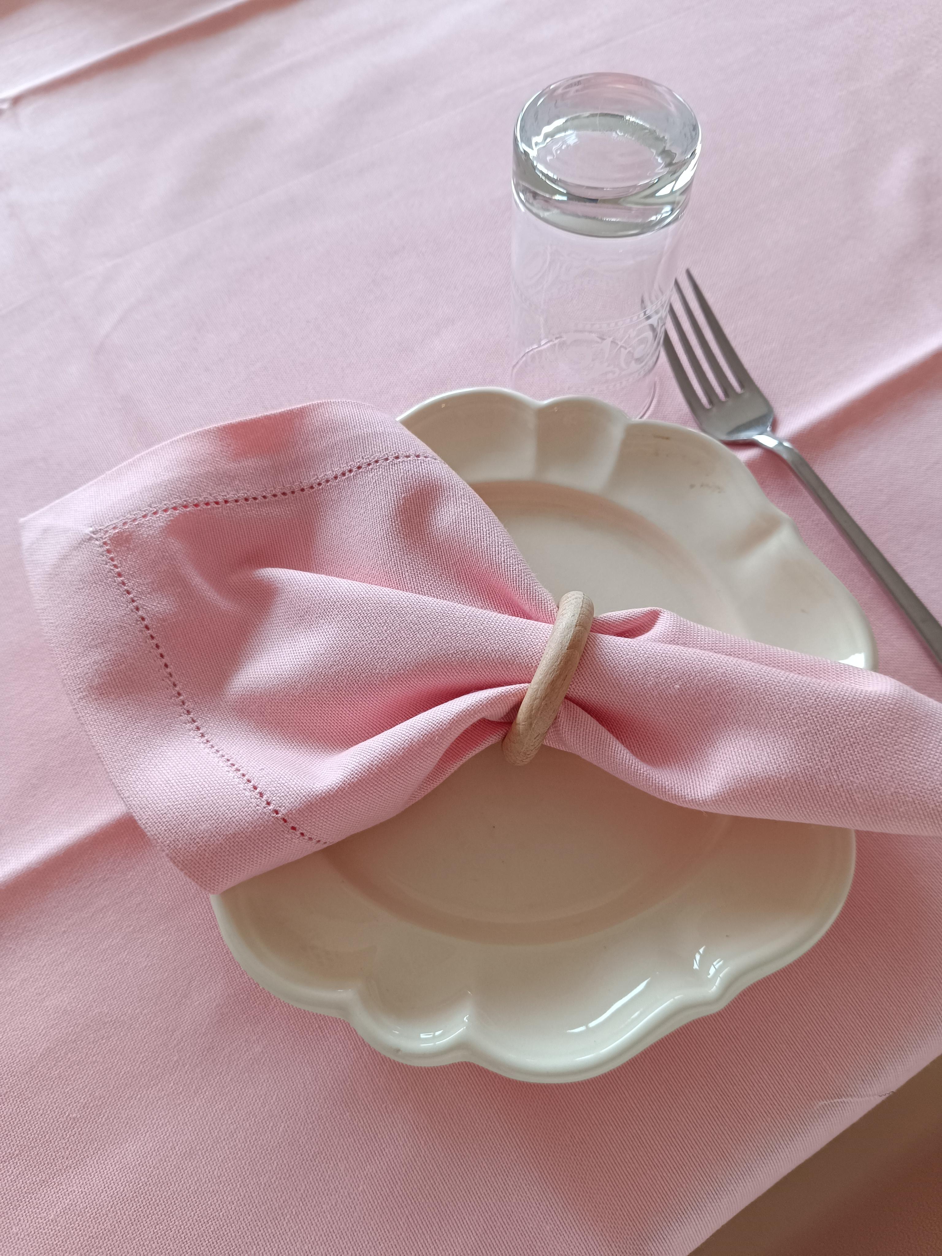 Pembe Masa Örtüsü ve Peçeteleri