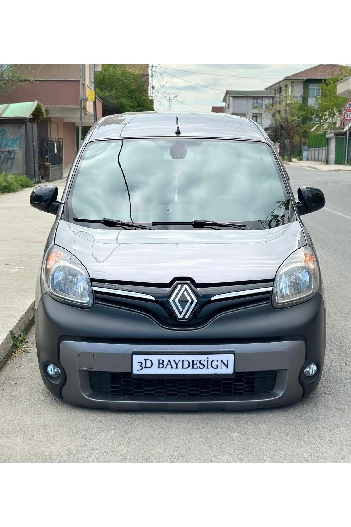 RENAULT KANGO 2013-2021 ARASI MAKKAJLI KASA YENİ AMBLEM