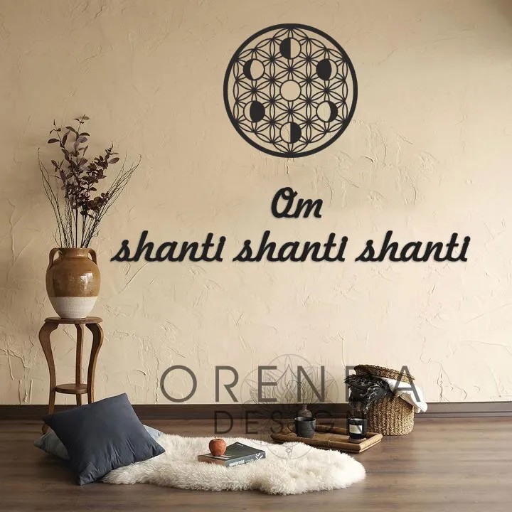 “Om Shanti Shanti Shanti” Ahşap Duvar Yazısı