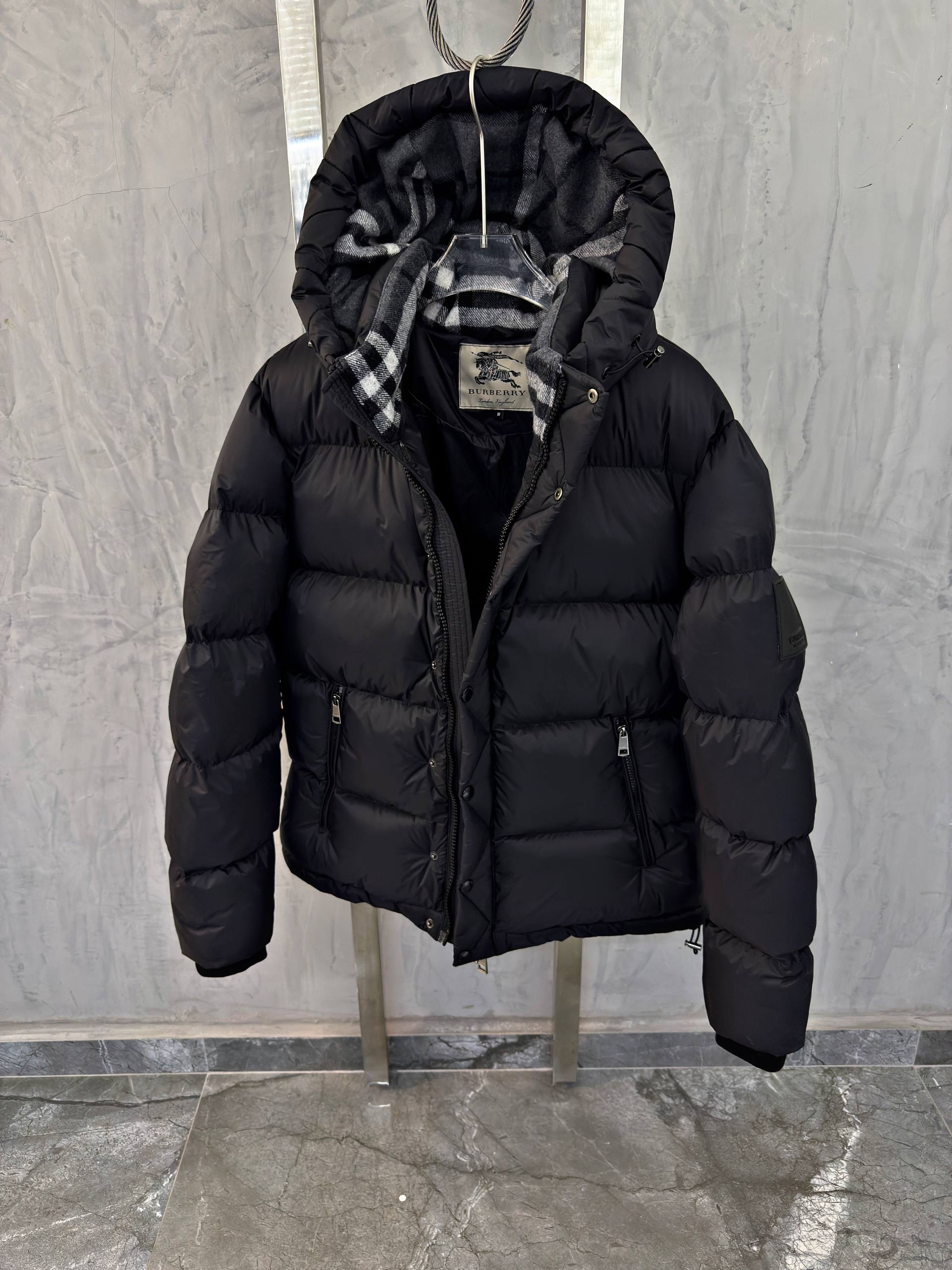 Burberry Black Puffer Mat Mont 