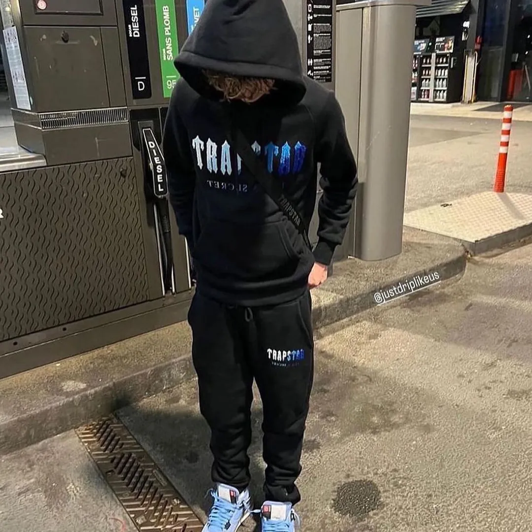 Trapstar Chenille Tracksuit Black Blue 