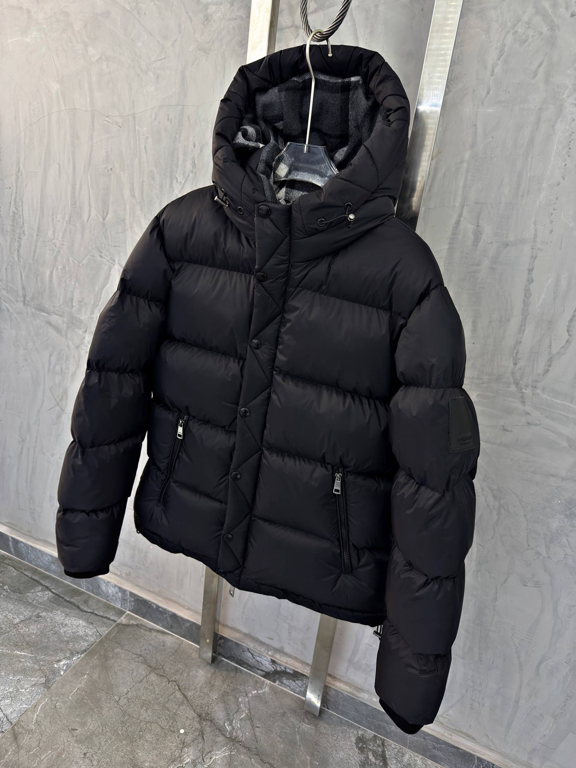 Burberry Black Puffer Mat Mont 