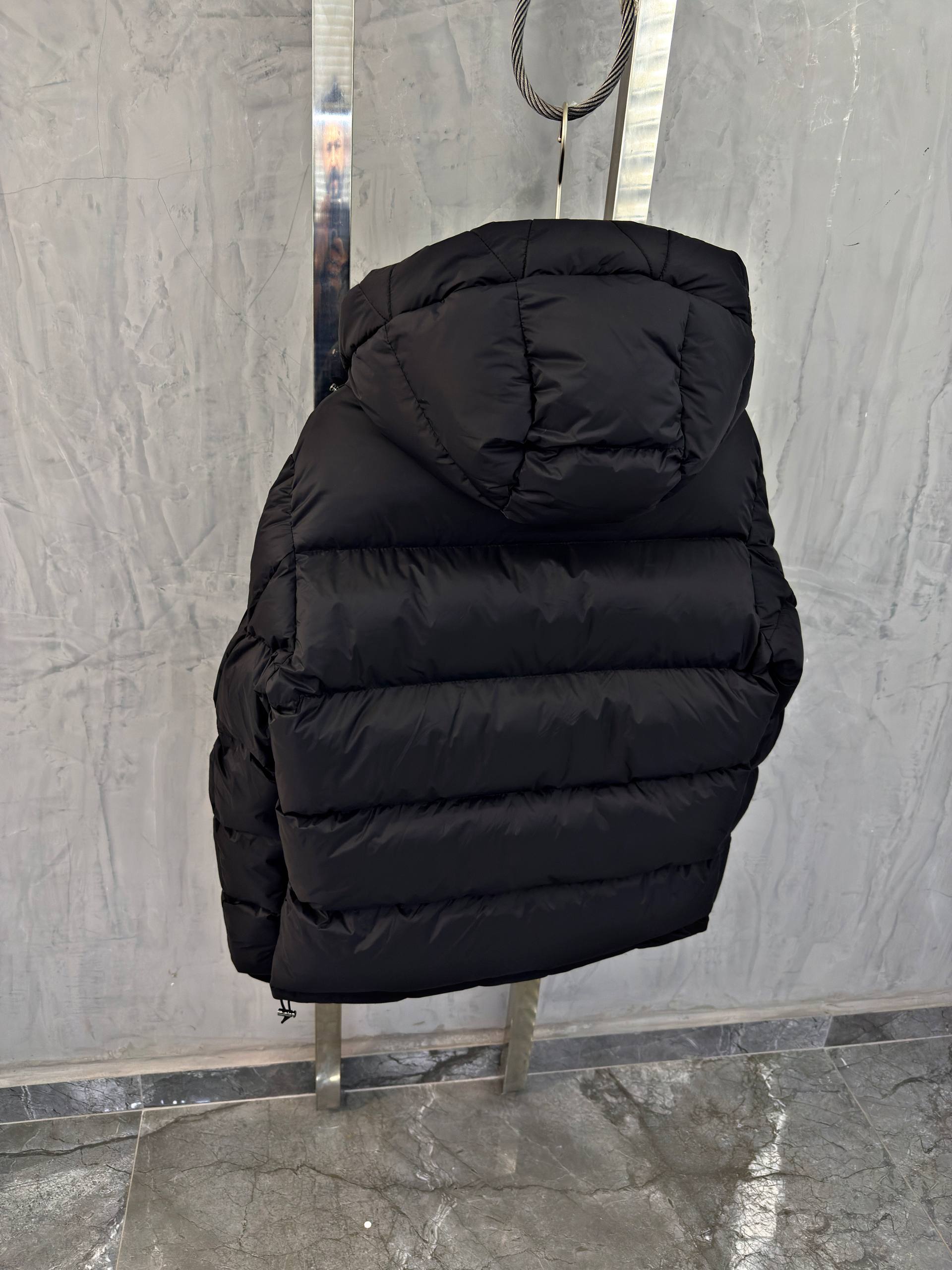 Burberry Black Puffer Mat Mont 