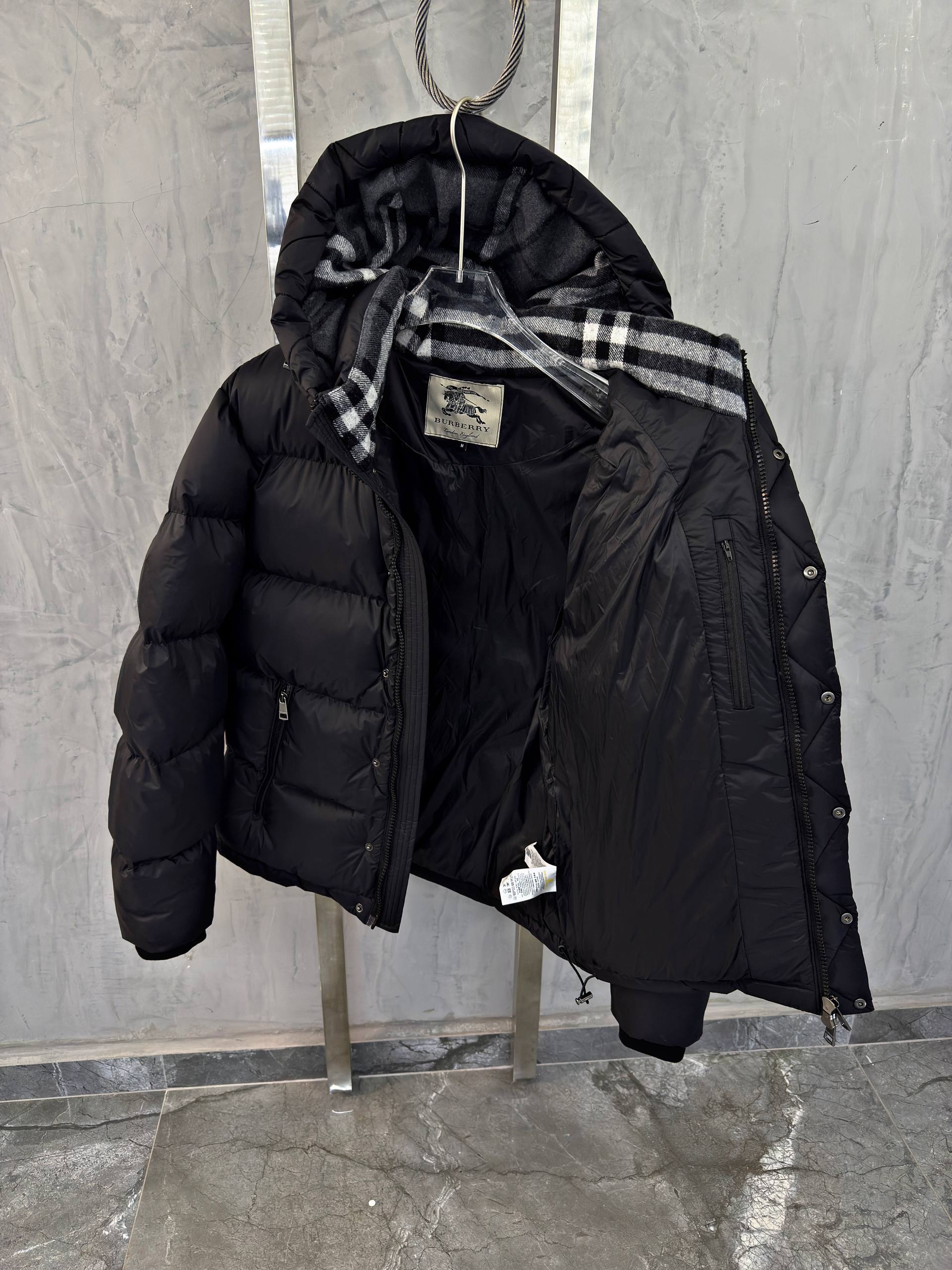 Burberry Black Puffer Mat Mont 