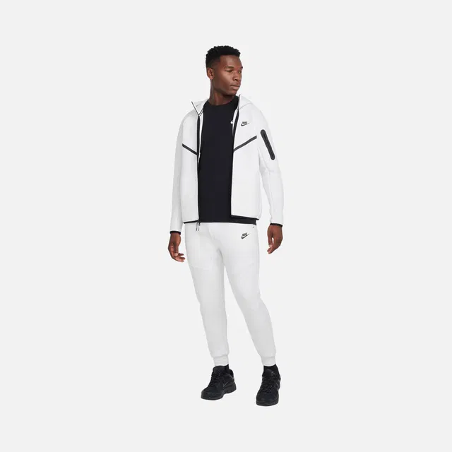 NIKE Tech Fleece 2025 White Tracksuit