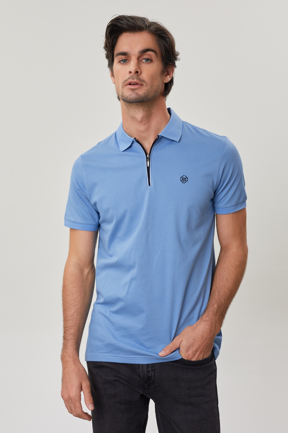 Regular Fit Polo Yaka Fermuar Detaylı T-Shirt