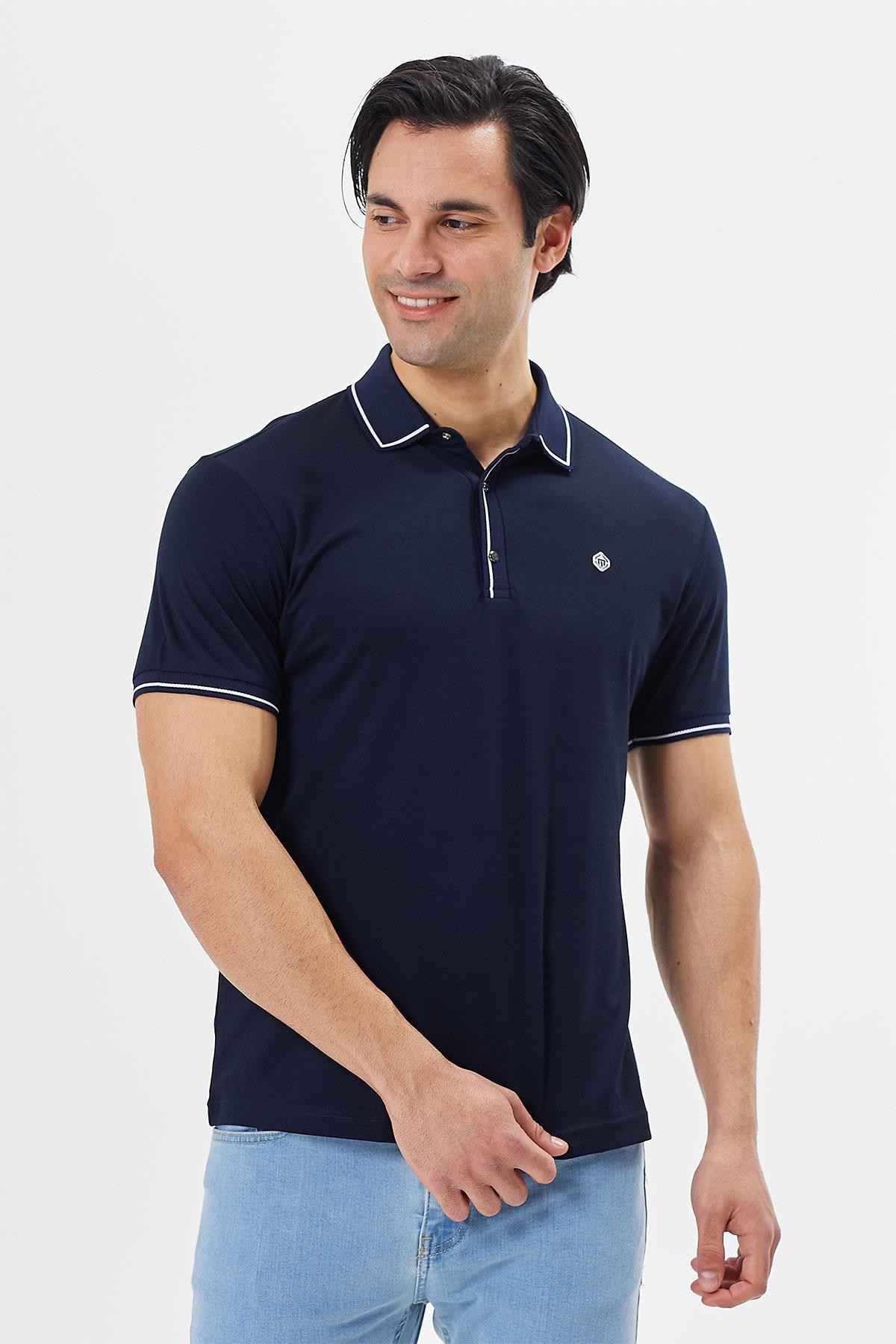 Polo Yaka Regular Fit Çıtçıt ve Nakış Detaylı T-Shirt