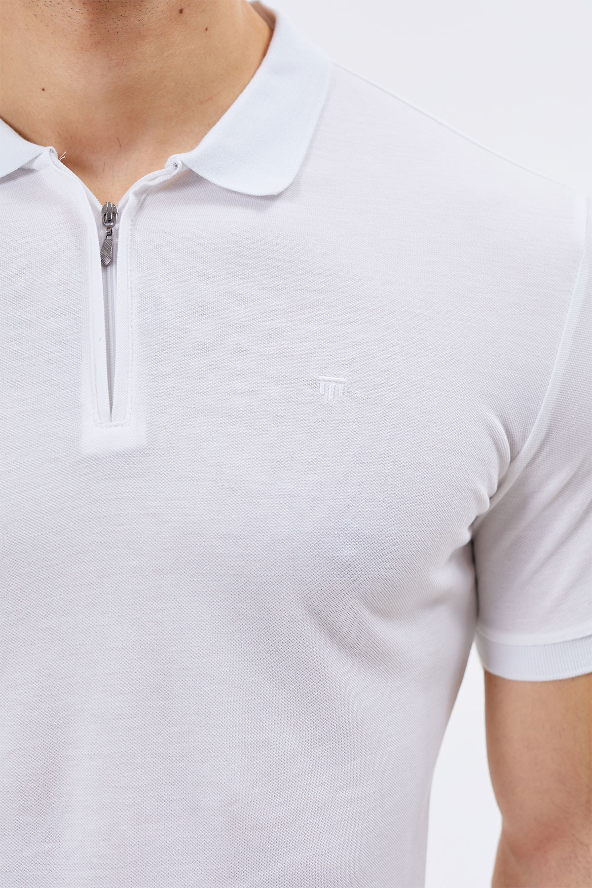Regular Fit Zippered  Polo Neck %100 Cotton Short Sleeves Basic  T-Shirt