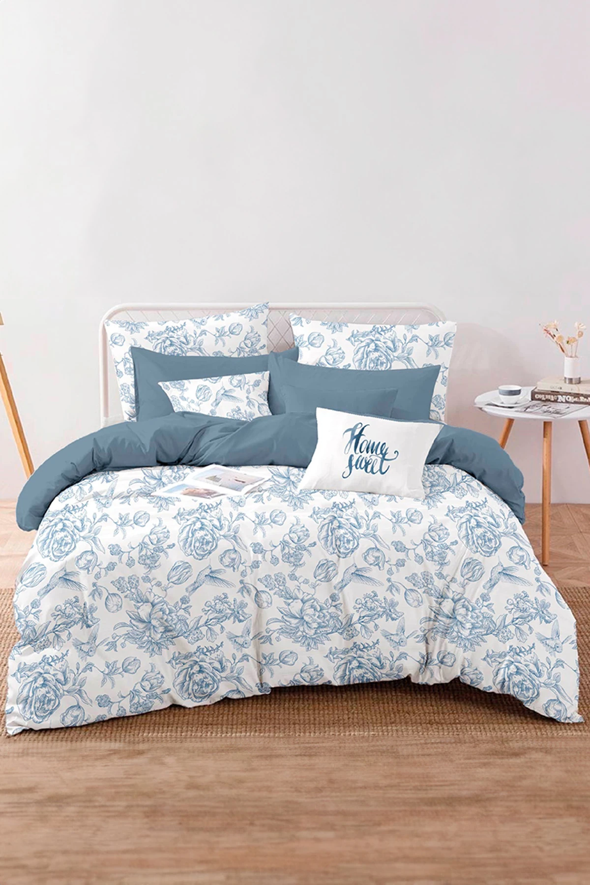 Julia Mavi thumbnail image