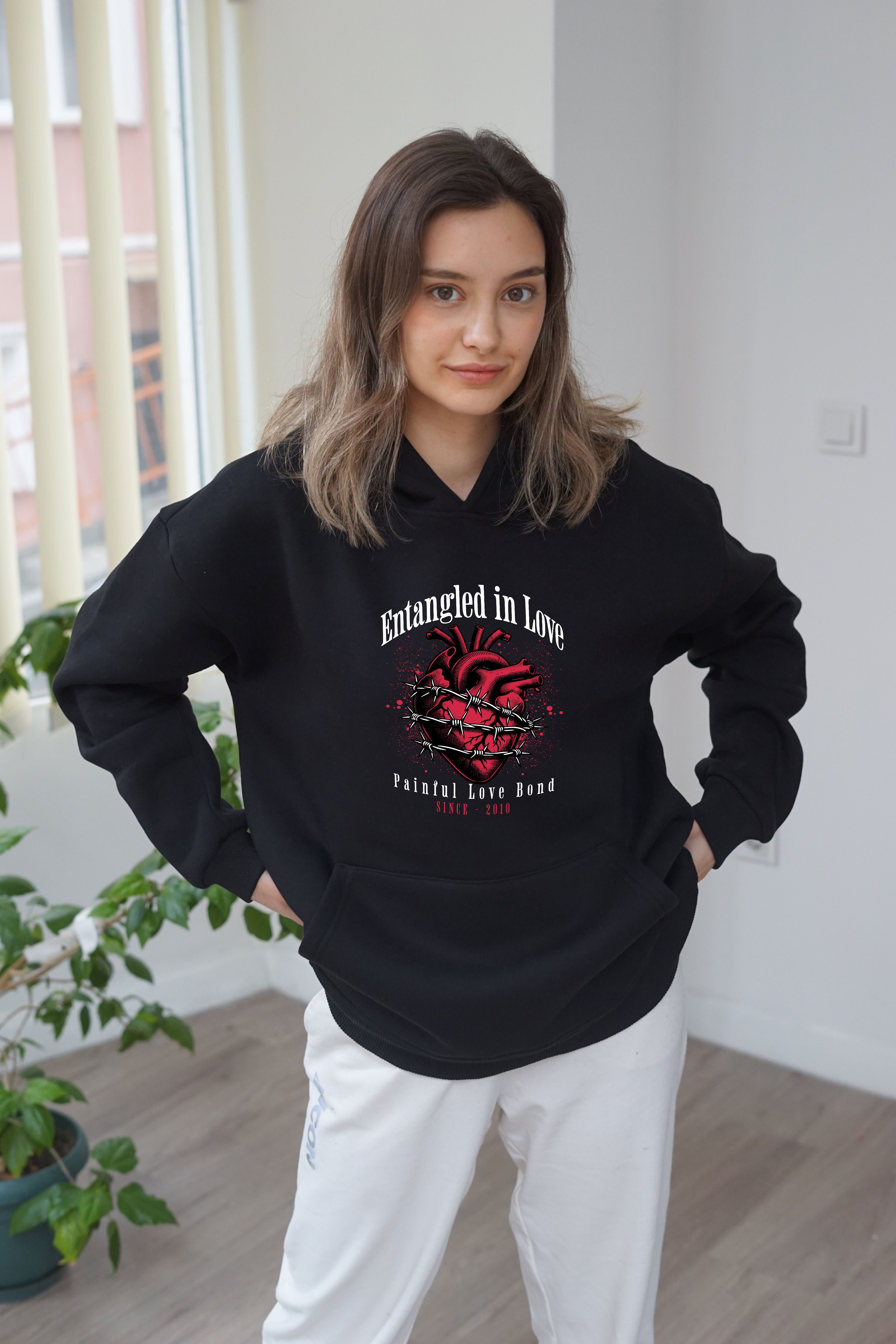 Unisex Entangled In Love Baskili hoodie - Siyah