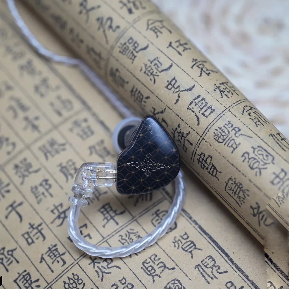 Ergonomic Resin Shell Design