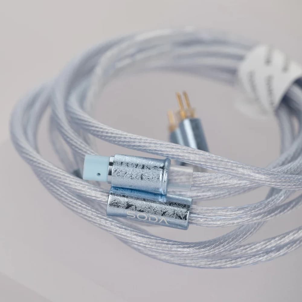 Ergonomic Comfort and Detachable Cable