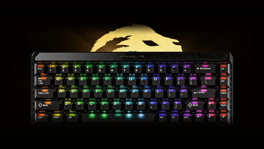 Siyah zeminde Madlions aslanı önünde RGB ışıklı FGG Madlions Titan 68 Turbo Forged Carbon manyetik oyuncu klavyesi