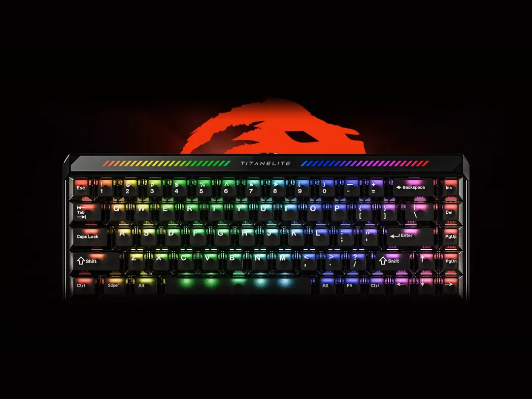 Madlions aslanı önünde RGB ışıklı siyah Titan 68 Turbo