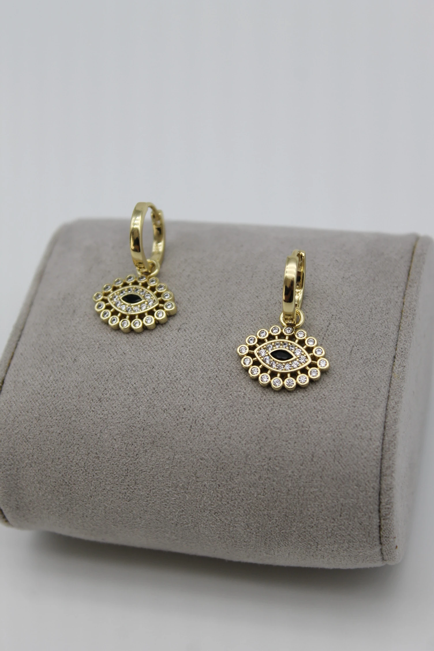 VIP Çelik 14K Altın Kaplama Zirkon Taş İşlemeli Göz Küpe