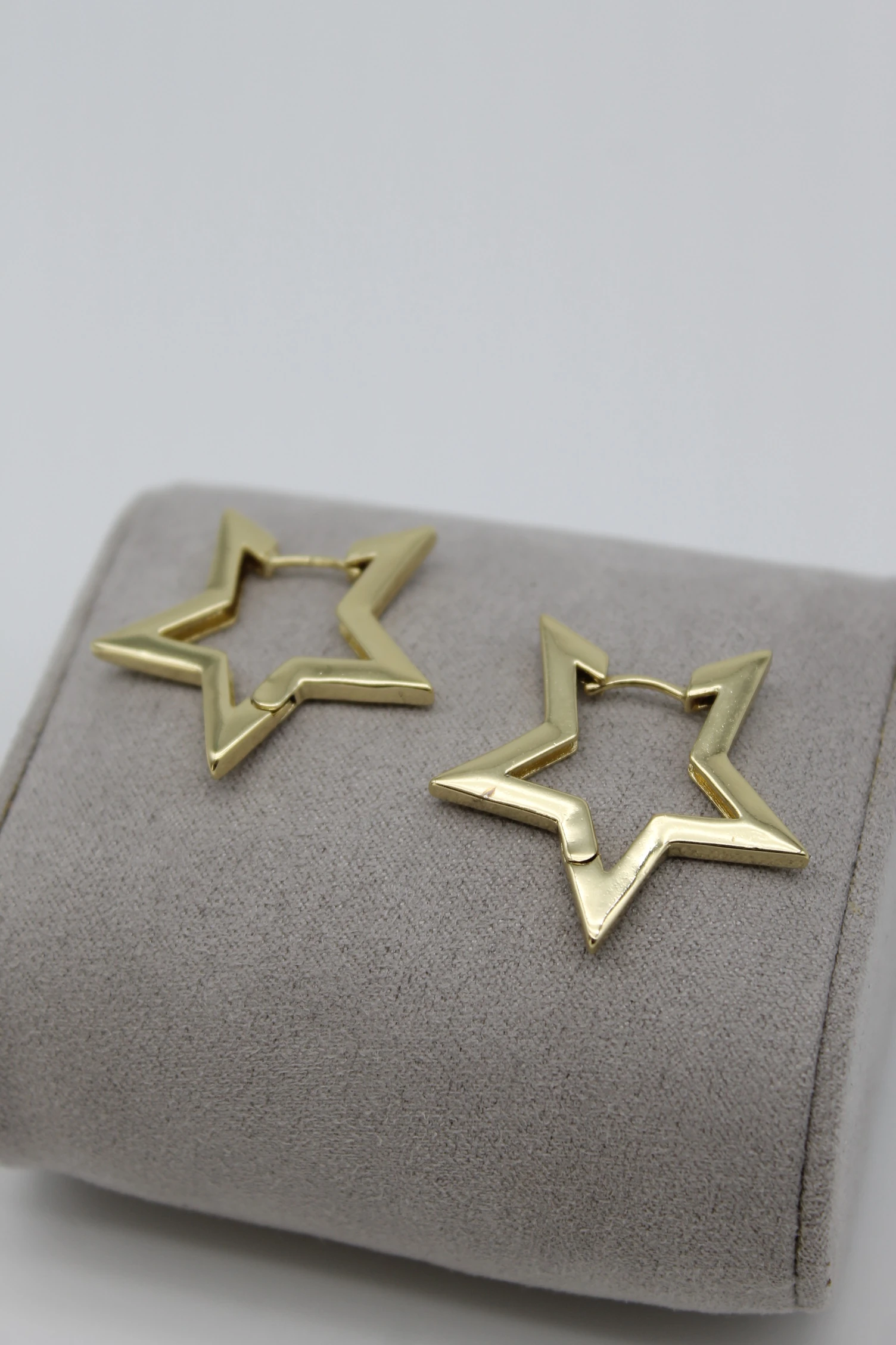 VIP Çelik Yıldız Model Küpe