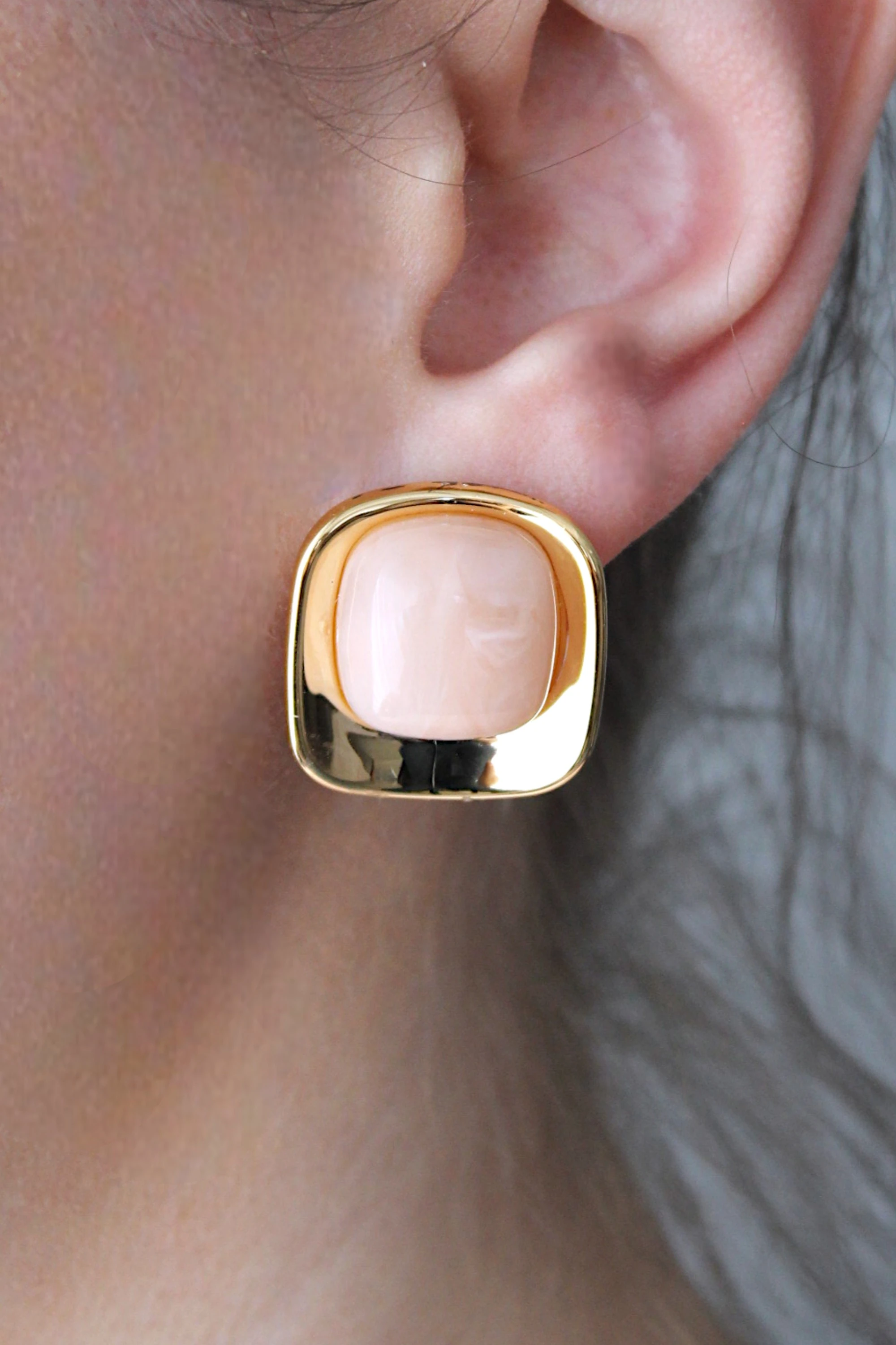 Akrilik Taşlı Kare Model Küpe - Pembe