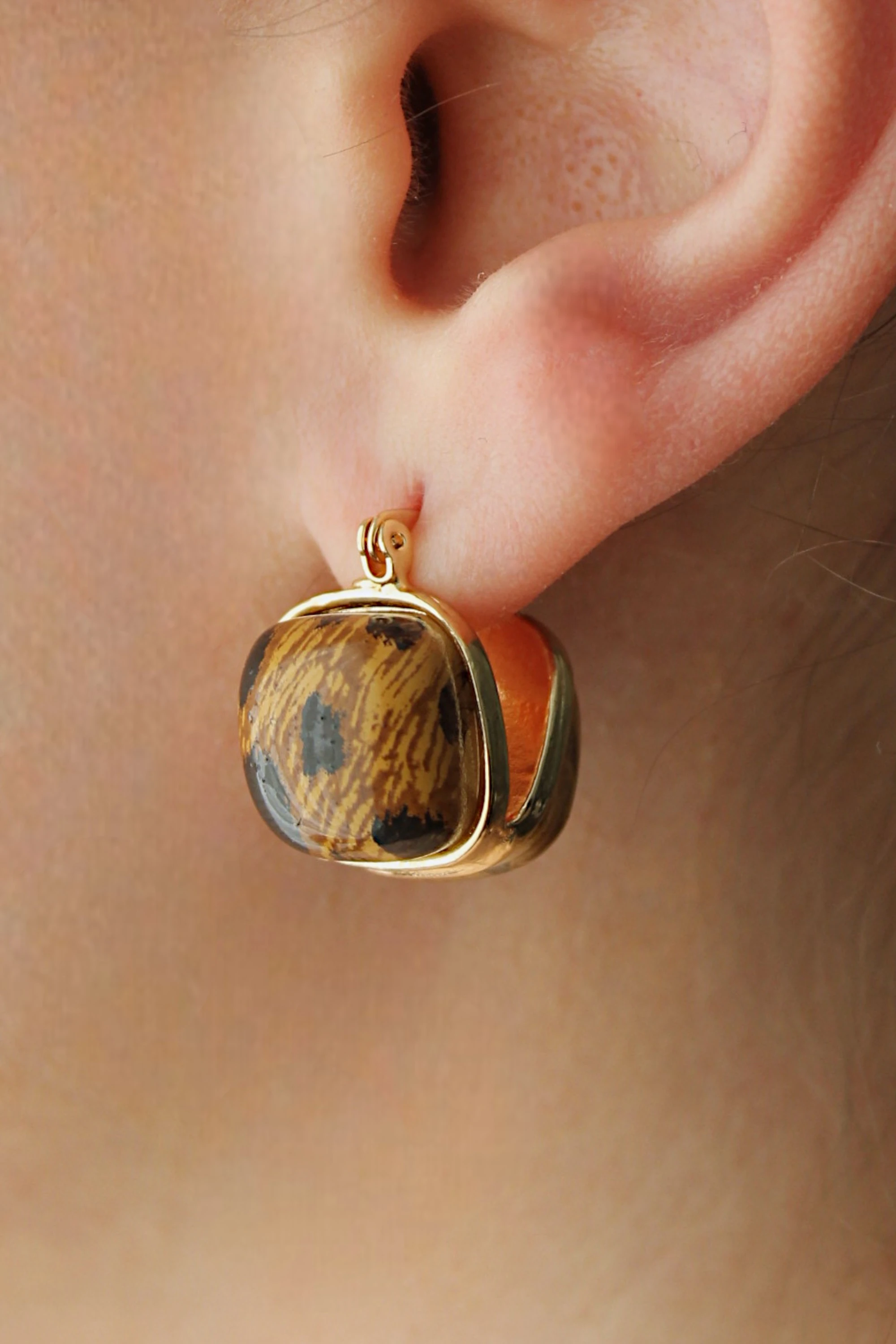 Leopar Desenli Kare Boncuk Model Küpe