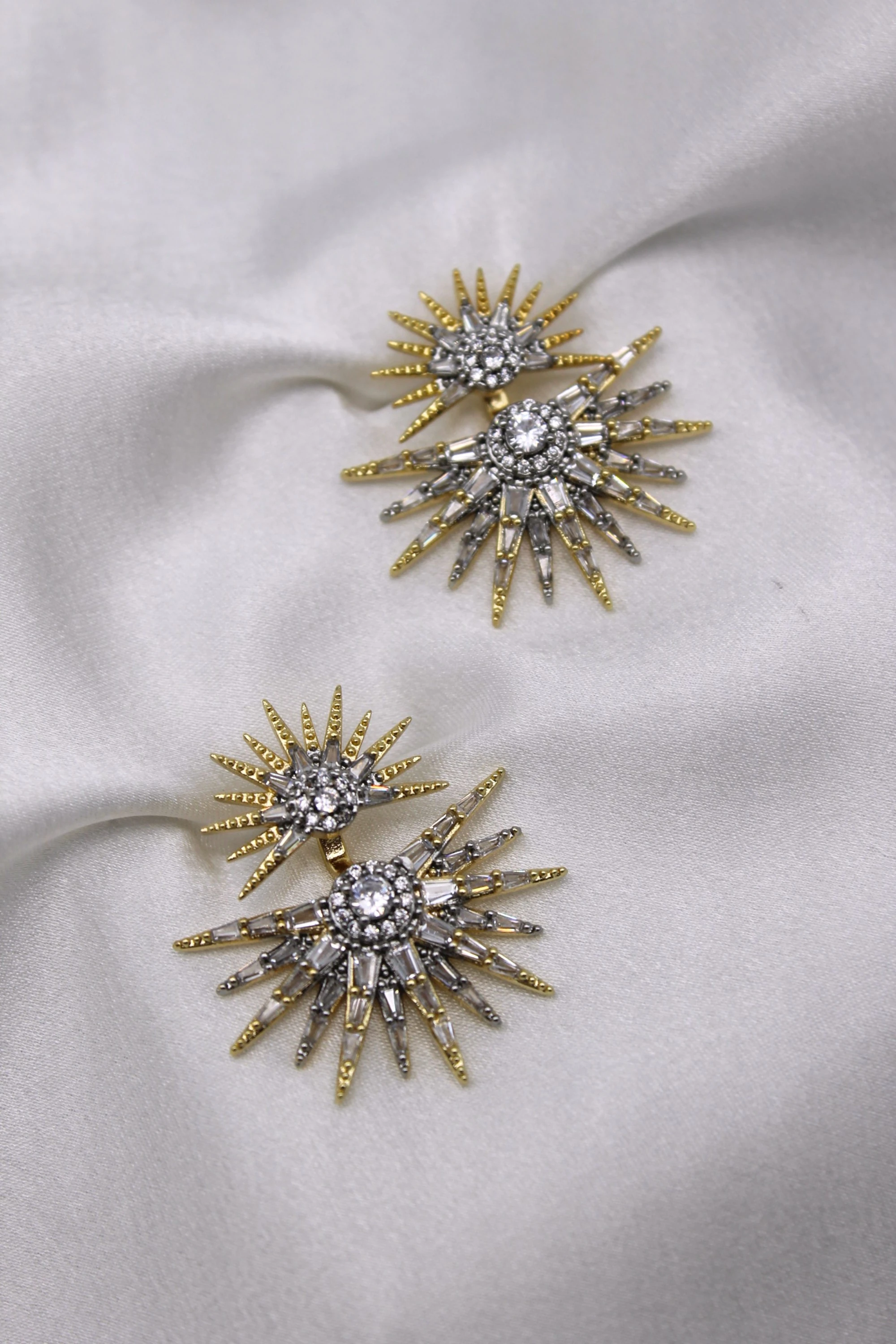 VIP Çelik Zirkon Taş İşlemeli Jardin Star Küpe