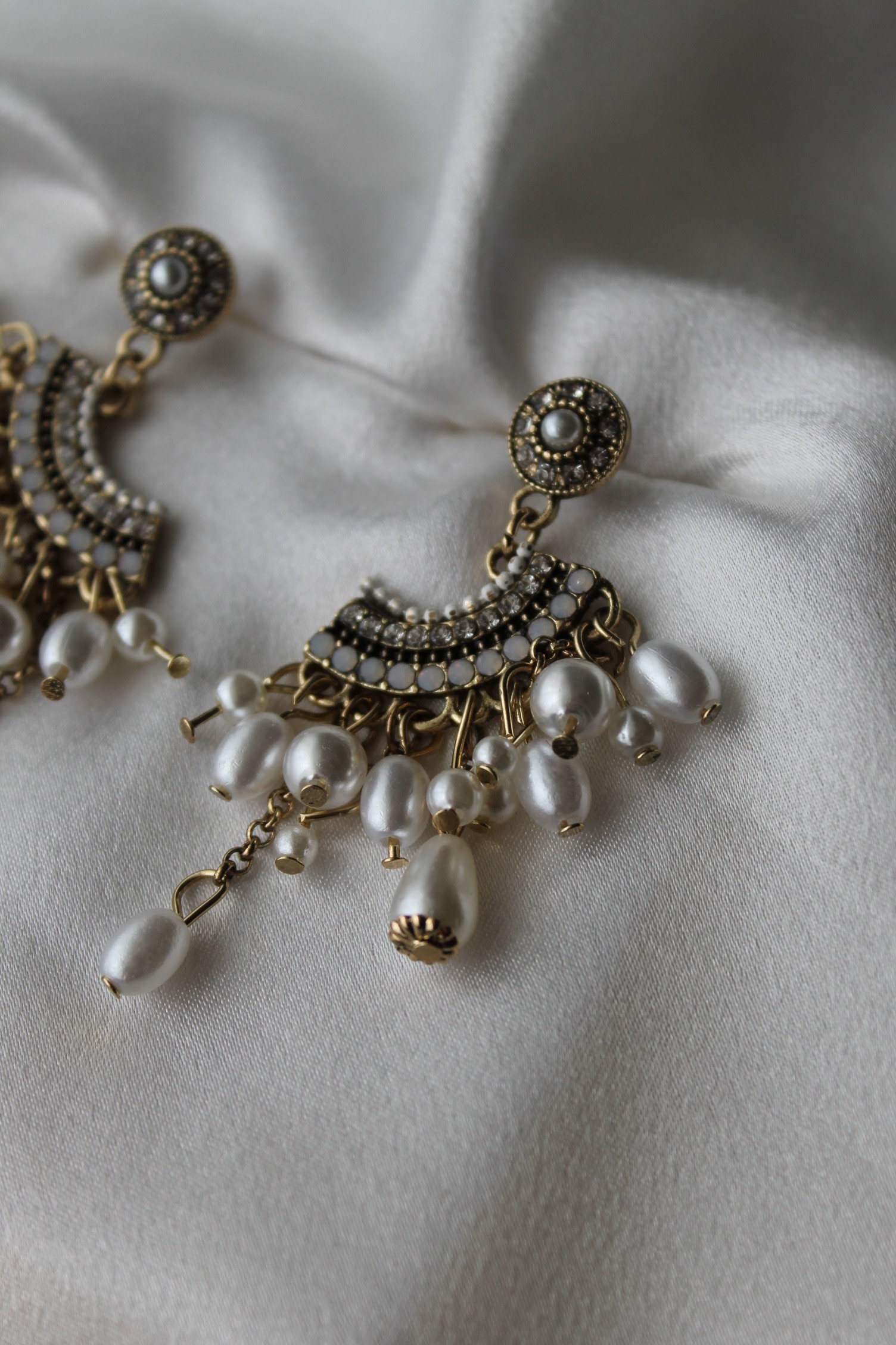 İncili ve Zirkon Taşlı Vintage Sallantılı Küpe