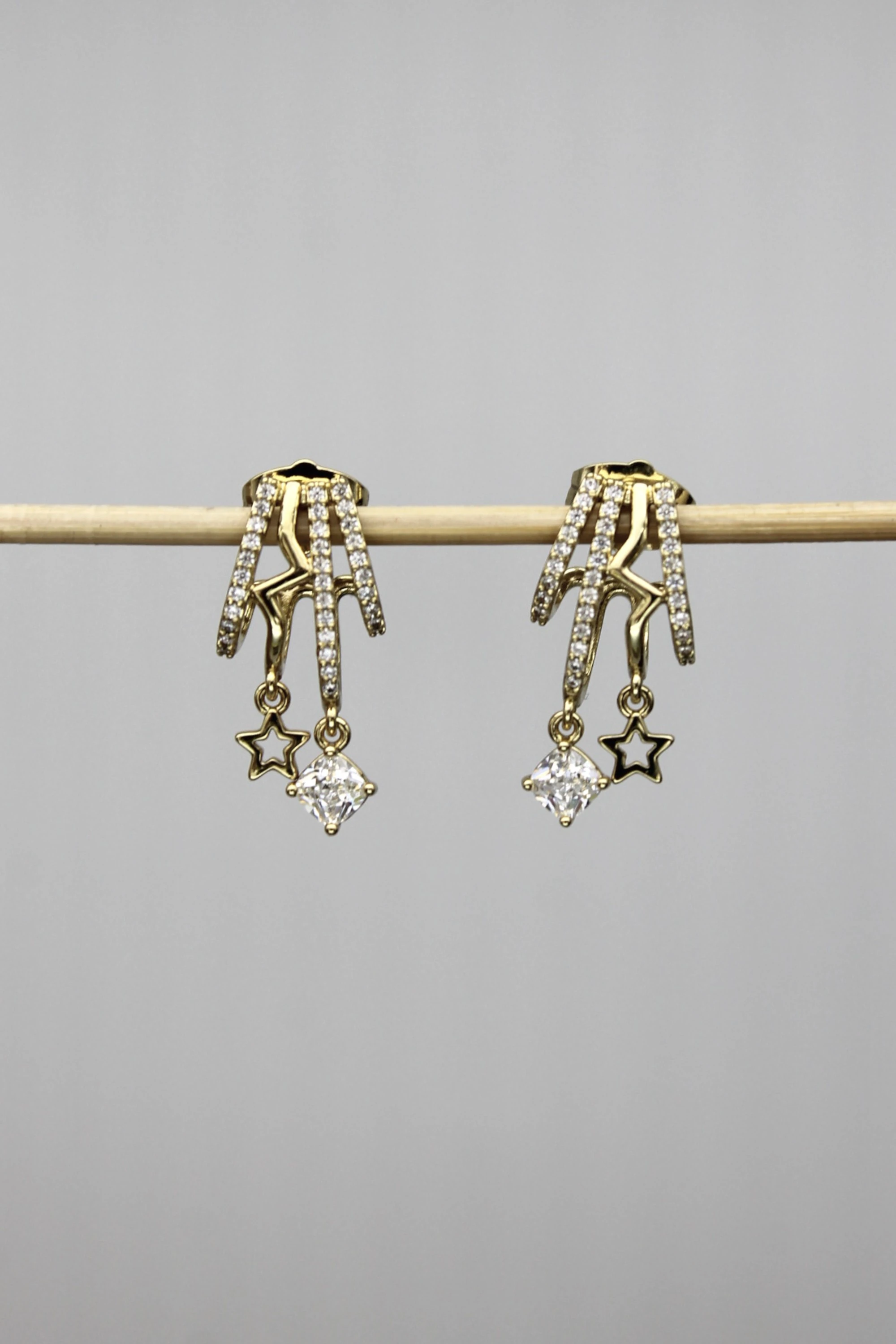 VIP Çelik 4’lü Görünümlü Zirkon Taşlı Yıldız Model Küpe