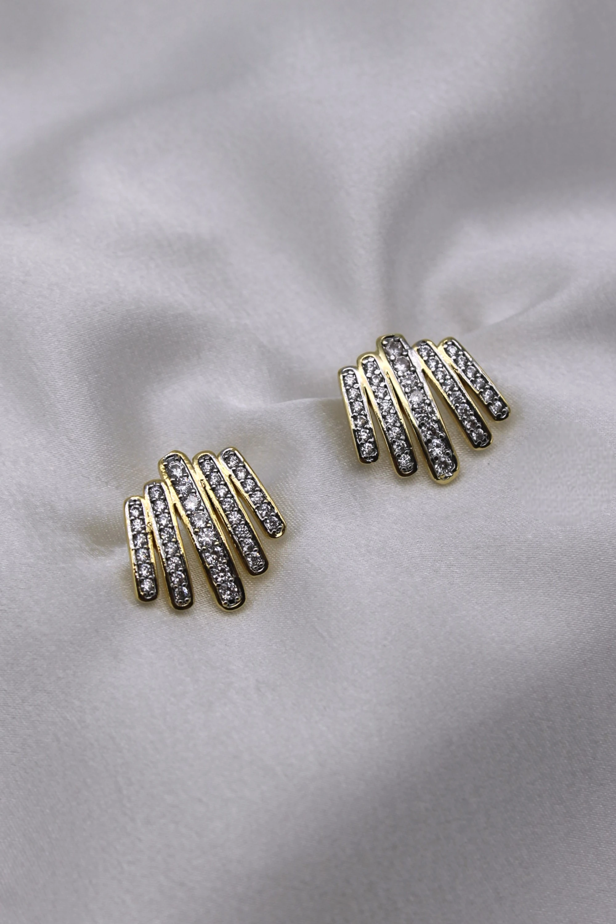 VIP Çelik Zirkon Taşlı Series The Universe Küpe