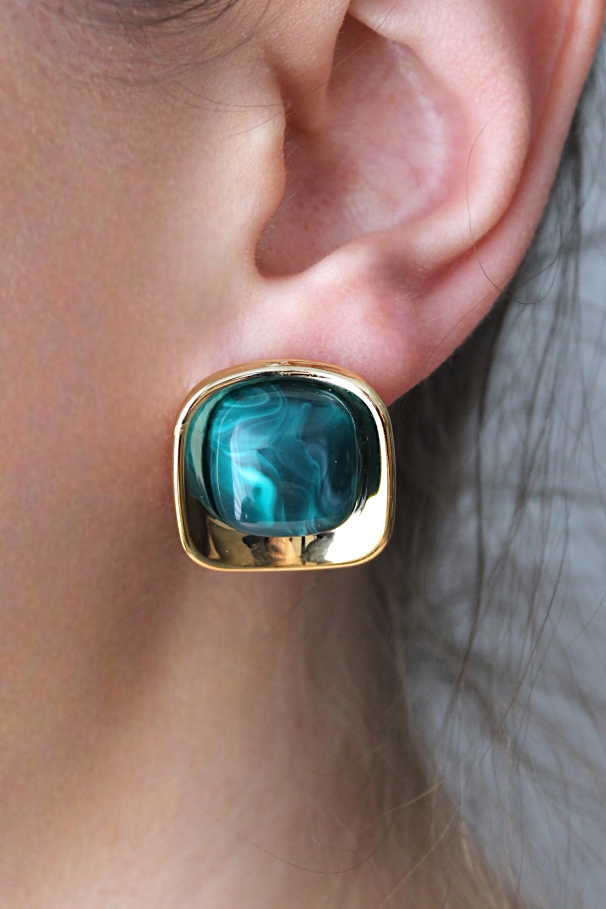 Akrilik Taşlı Kare Model Küpe - Koyu Yeşil