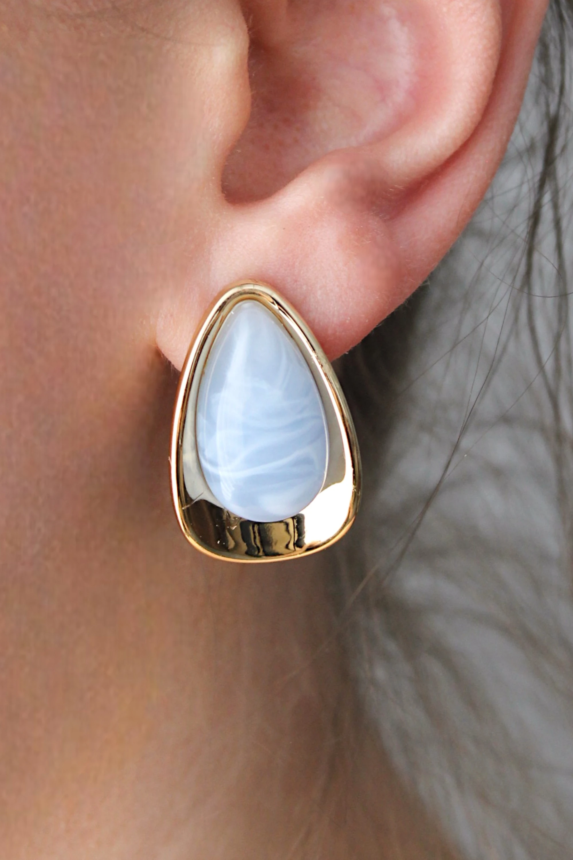 Akrilik Taşlı Damla Model Küpe - Mavi