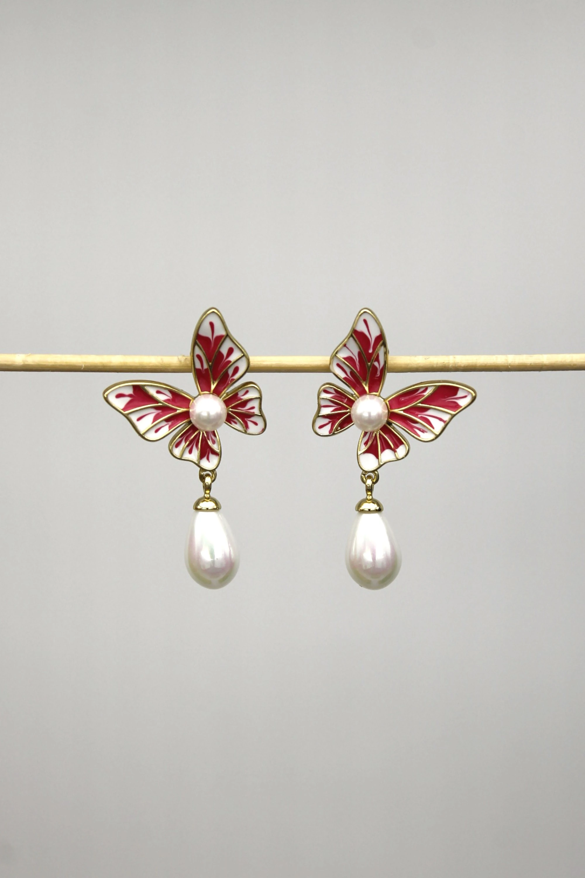 VIP Çelik 14K Altın Kaplama İncili Kelebek Küpe